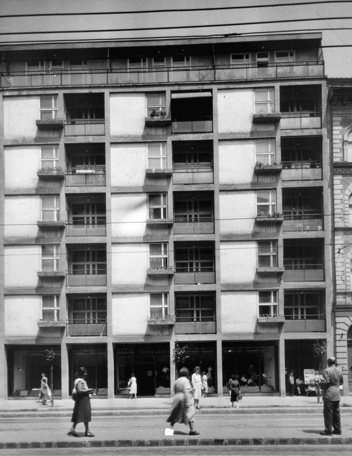 Hungary, Budapest VIII., Üllői út 60-62. A kép forrását kérjük így adja meg: Fortepan / Budapest Főváros Levéltára. Levéltári jelzet: HU_BFL_XV_19_c_11, 1958, Budapest Főváros Levéltára / Városrendezési és Építészeti Osztályának fényképei, A Fővárosi Tanács VB Városrendezési és Építészeti Osztályának, tram stop, Budapest, Fortepan #103171