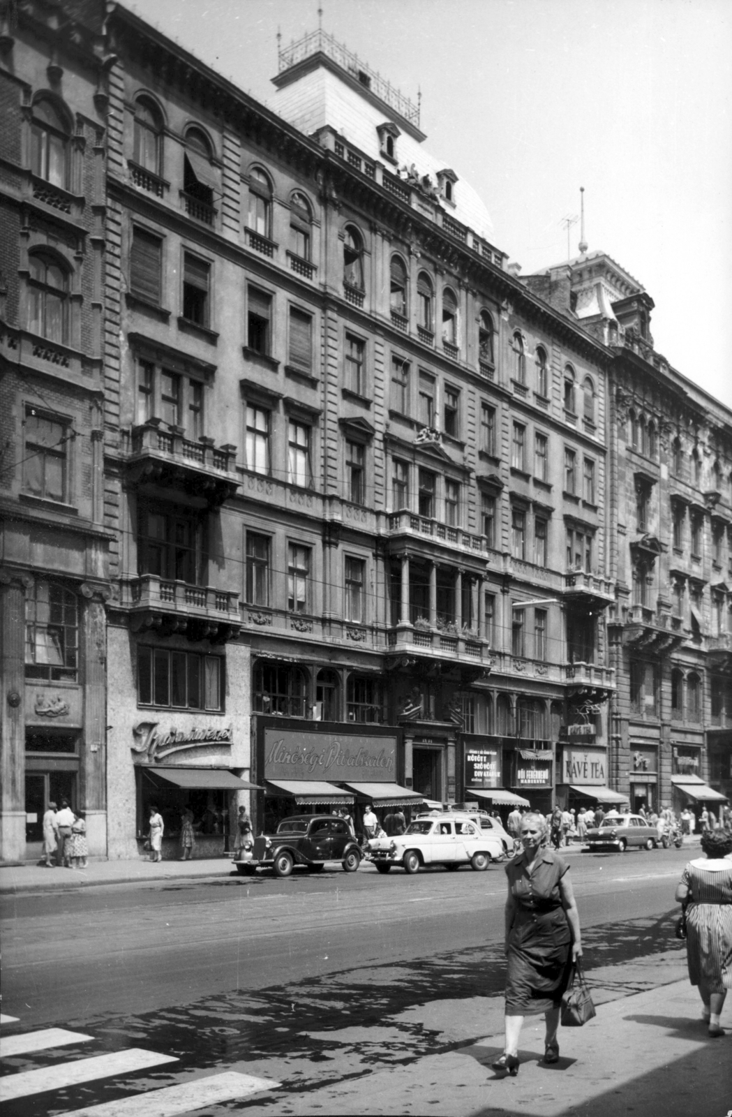 Hungary, Budapest V., Kossuth Lajos utca 14-16. a Szép utca felől nézve. A kép forrását kérjük így adja meg: Fortepan / Budapest Főváros Levéltára. Levéltári jelzet: HU_BFL_XV_19_c_11, 1960, Budapest Főváros Levéltára / Városrendezési és Építészeti Osztályának fényképei, A Fővárosi Tanács VB Városrendezési és Építészeti Osztályának, Budapest, balcony, Fortepan #103319