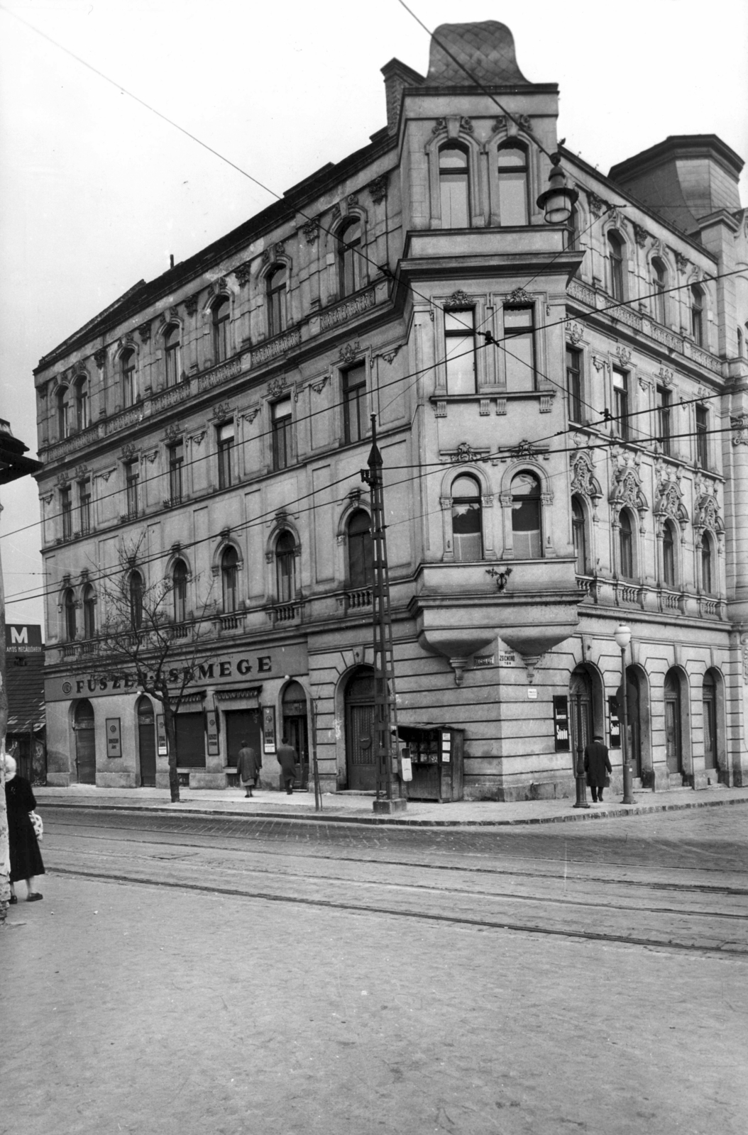 Magyarország, Budapest II., Zsigmond tér 8., a Bécsi út felől nézve. A kép forrását kérjük így adja meg: Fortepan / Budapest Főváros Levéltára. Levéltári jelzet: HU_BFL_XV_19_c_11, 1961, Budapest Főváros Levéltára / Városrendezési és Építészeti Osztályának fényképei, A Fővárosi Tanács VB Városrendezési és Építészeti Osztályának, Budapest, Fortepan #103350