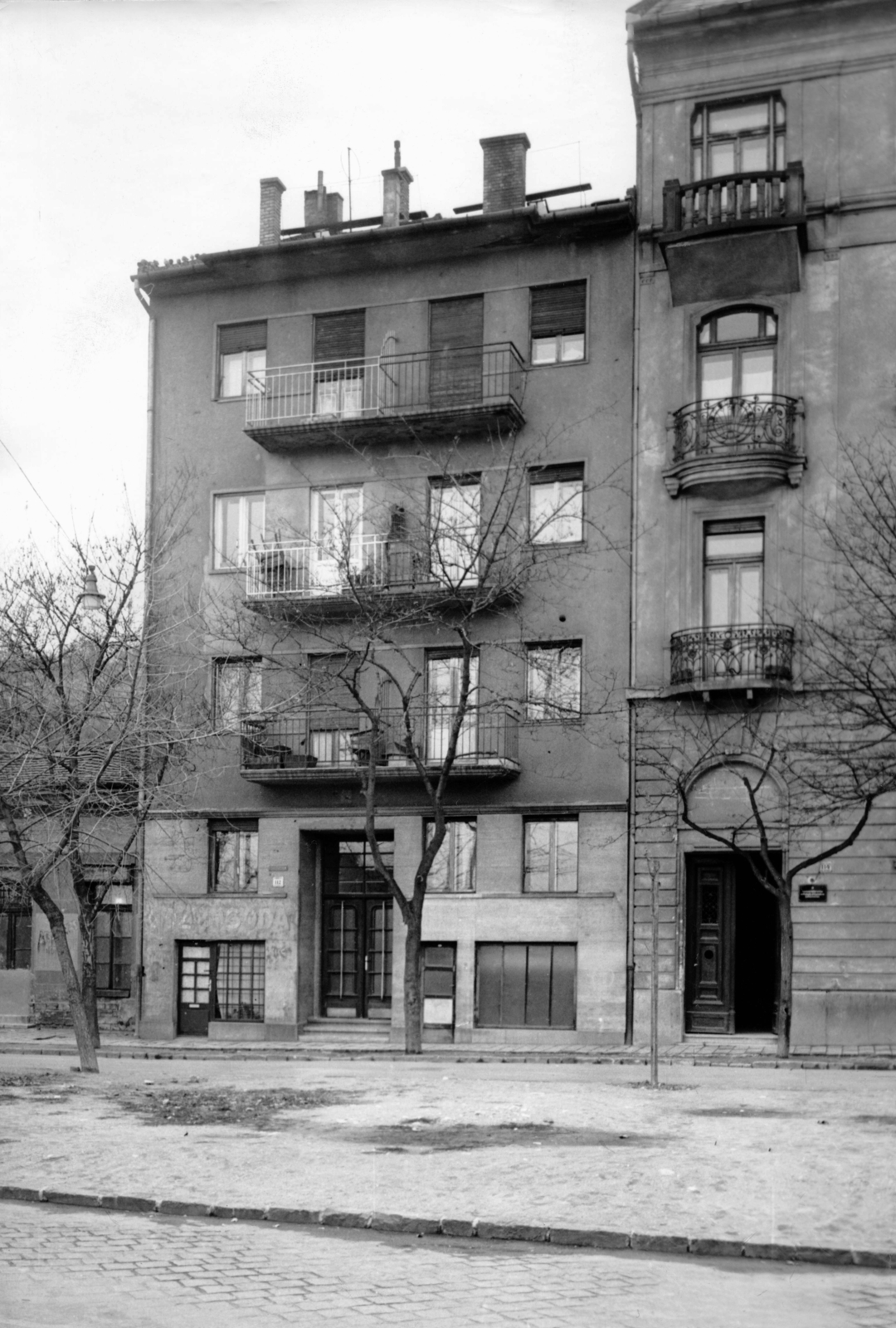 Hungary, Budapest II., Frankel Leó út, középen a 112. A kép forrását kérjük így adja meg: Fortepan / Budapest Főváros Levéltára. Levéltári jelzet: HU_BFL_XV_19_c_11, 1961, Budapest Főváros Levéltára / Városrendezési és Építészeti Osztályának fényképei, A Fővárosi Tanács VB Városrendezési és Építészeti Osztályának, Budapest, Fortepan #103394