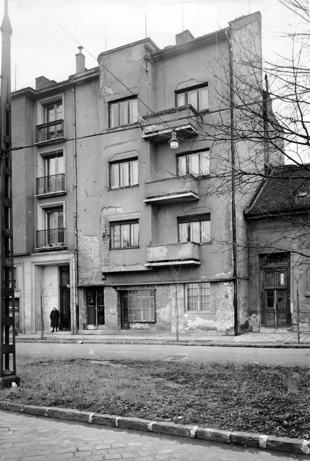 Hungary, Budapest II., Frankel Leó út, középen a 100. A kép forrását kérjük így adja meg: Fortepan / Budapest Főváros Levéltára. Levéltári jelzet: HU_BFL_XV_19_c_11, 1961, Budapest Főváros Levéltára / Városrendezési és Építészeti Osztályának fényképei, A Fővárosi Tanács VB Városrendezési és Építészeti Osztályának, Budapest, Fortepan #103395
