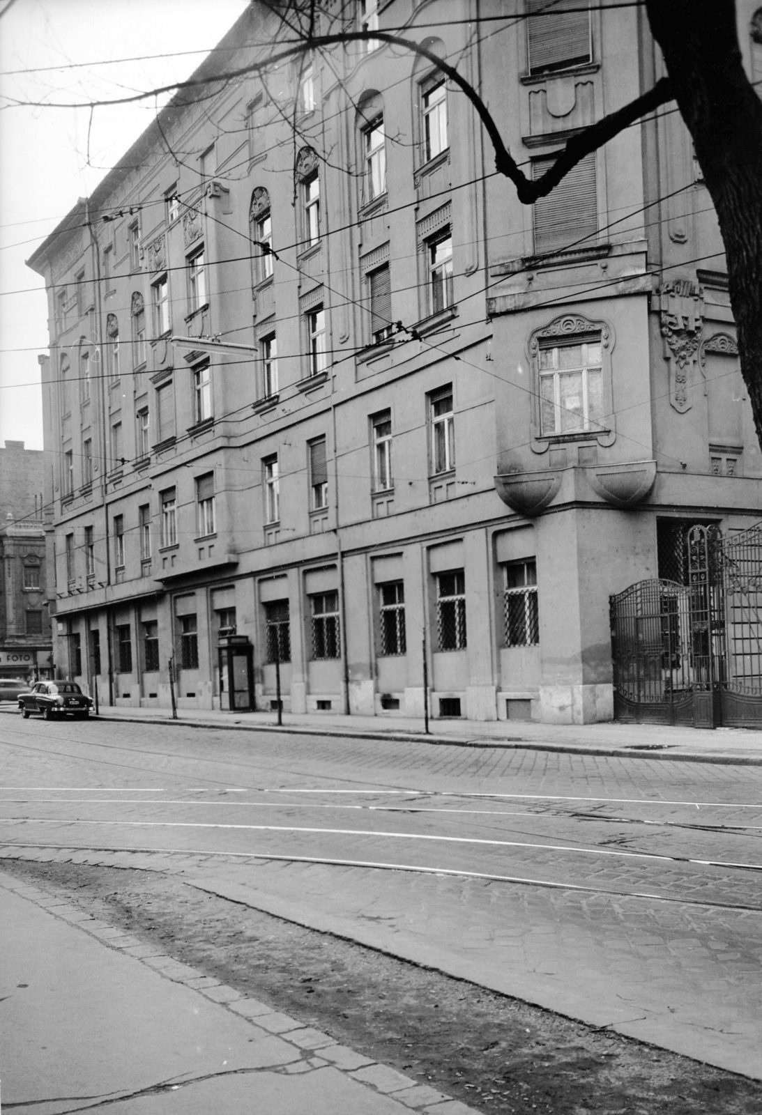 Hungary, Budapest II., Frankel Leó út 24. A kép forrását kérjük így adja meg: Fortepan / Budapest Főváros Levéltára. Levéltári jelzet: HU_BFL_XV_19_c_11, 1961, Budapest Főváros Levéltára / Városrendezési és Építészeti Osztályának fényképei, A Fővárosi Tanács VB Városrendezési és Építészeti Osztályának, Budapest, Fortepan #103414