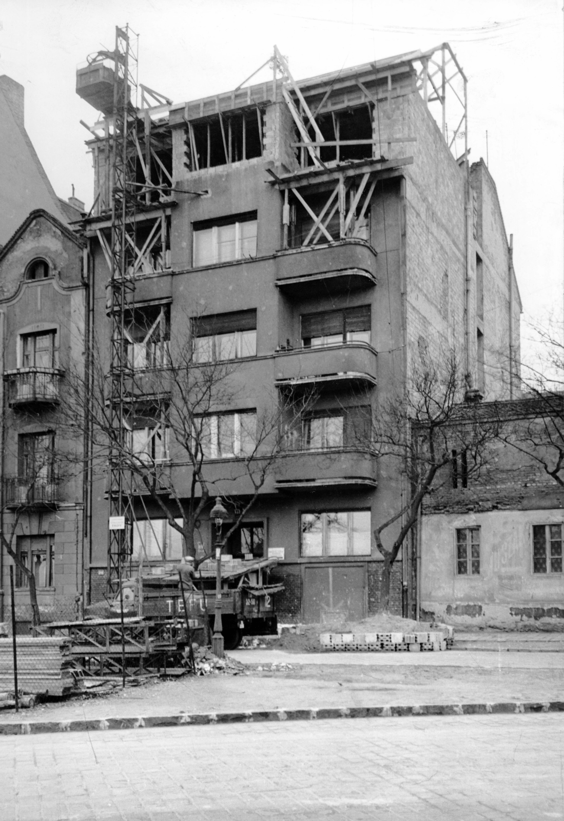 Magyarország, Budapest II., Zsigmond tér 11. A kép forrását kérjük így adja meg: Fortepan / Budapest Főváros Levéltára. Levéltári jelzet: HU_BFL_XV_19_c_11, 1961, Budapest Főváros Levéltára / Városrendezési és Építészeti Osztályának fényképei, A Fővárosi Tanács VB Városrendezési és Építészeti Osztályának, Budapest, Fortepan #103419