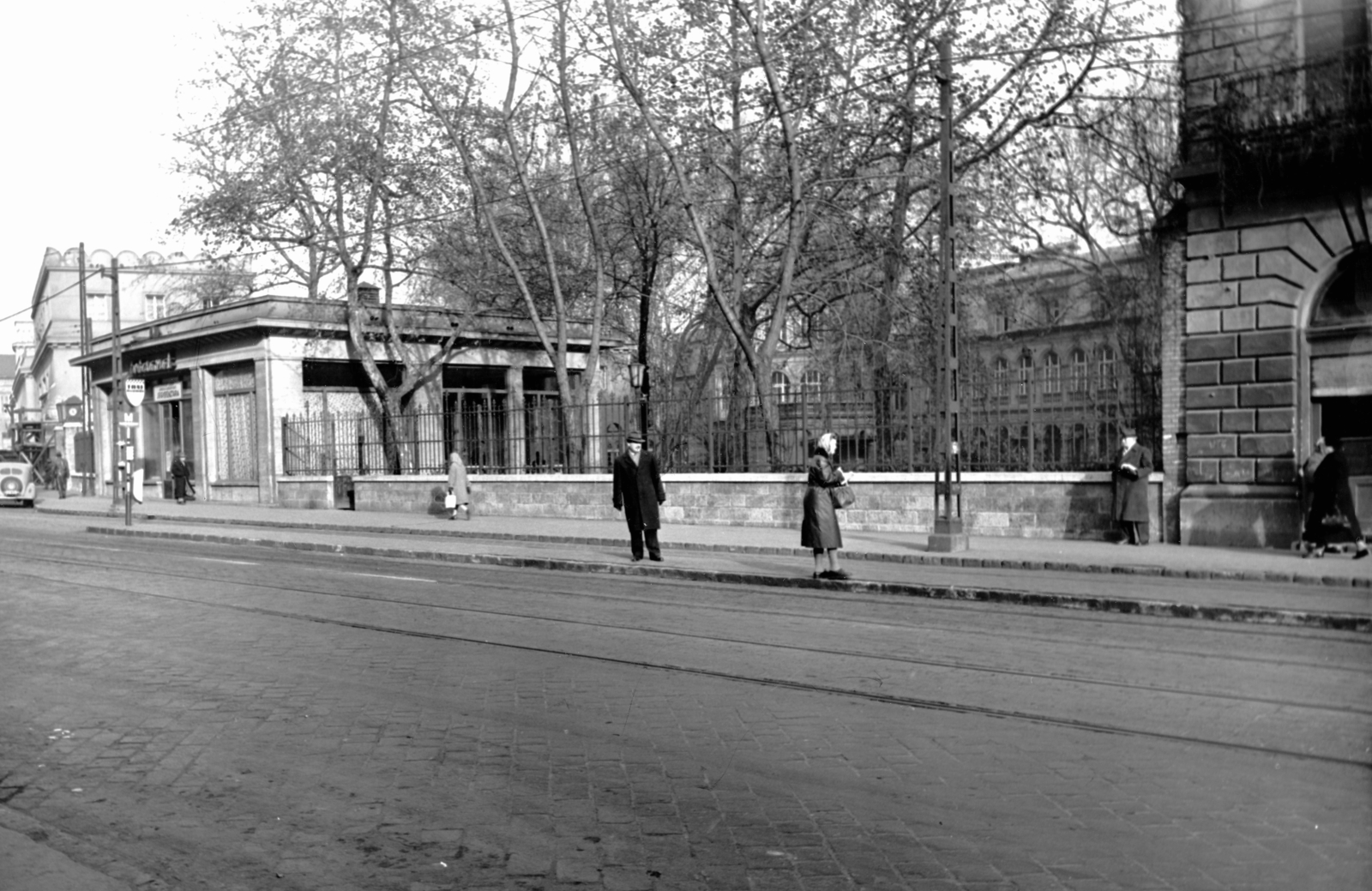 Hungary, Budapest II., Frankel Leó út a Lukács fürdőnél. A kép forrását kérjük így adja meg: Fortepan / Budapest Főváros Levéltára. Levéltári jelzet: HU_BFL_XV_19_c_11, 1961, Budapest Főváros Levéltára / Városrendezési és Építészeti Osztályának fényképei, A Fővárosi Tanács VB Városrendezési és Építészeti Osztályának, Budapest, health resort, Rezső Hikisch-design, Fortepan #103423
