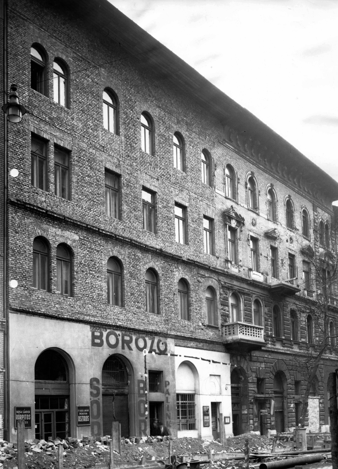 Hungary, Budapest II., Frankel Leó út 9. A kép forrását kérjük így adja meg: Fortepan / Budapest Főváros Levéltára. Levéltári jelzet: HU_BFL_XV_19_c_11, 1961, Budapest Főváros Levéltára / Városrendezési és Építészeti Osztályának fényképei, A Fővárosi Tanács VB Városrendezési és Építészeti Osztályának, Budapest, Fortepan #103452