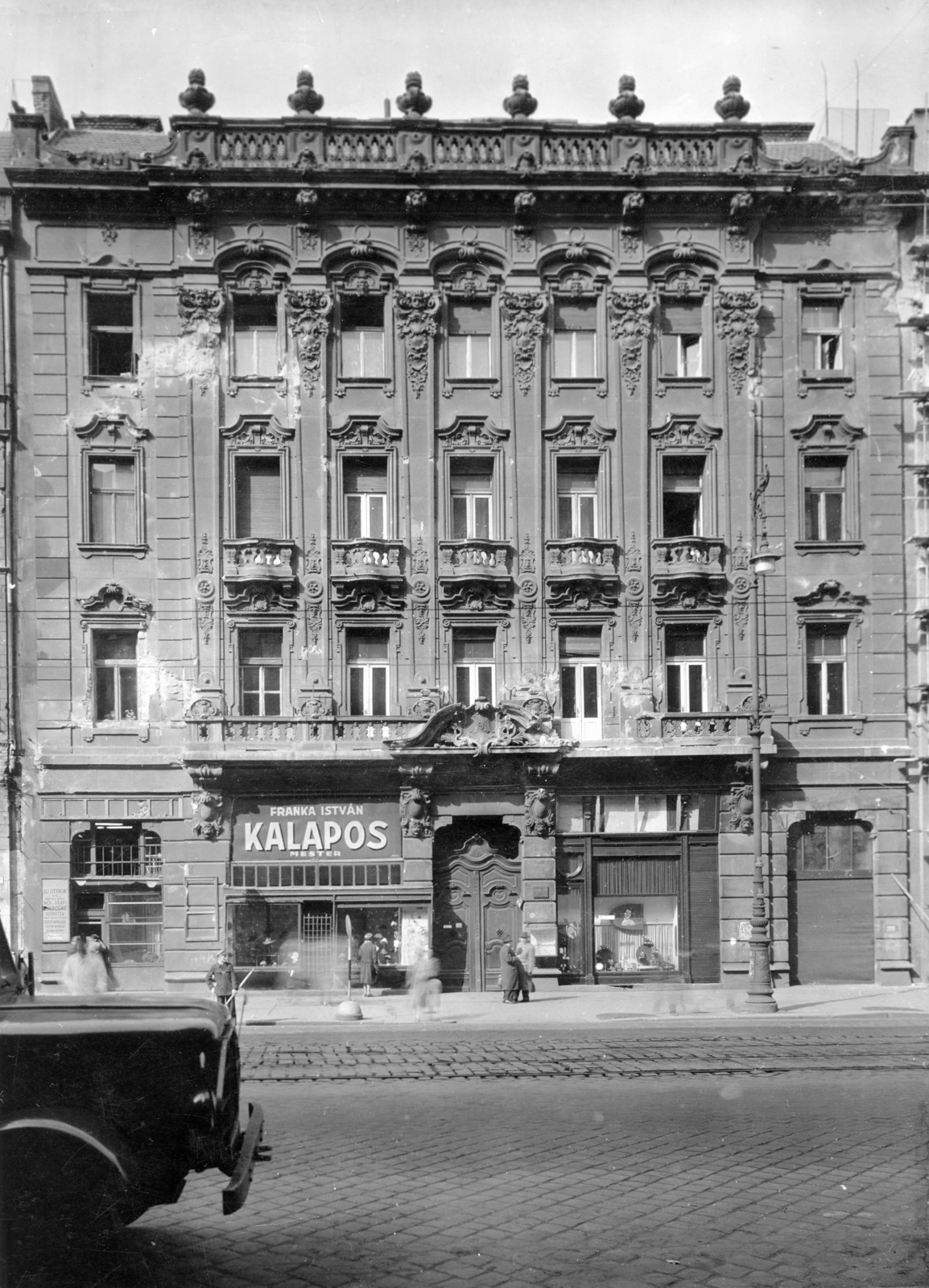 Hungary, Budapest VIII., József körút 7. A kép forrását kérjük így adja meg: Fortepan / Budapest Főváros Levéltára. Levéltári jelzet: HU_BFL_XV_19_c_11, 1957, Budapest Főváros Levéltára / Városrendezési és Építészeti Osztályának fényképei, A Fővárosi Tanács VB Városrendezési és Építészeti Osztályának, hat shop, Budapest, Fortepan #103487