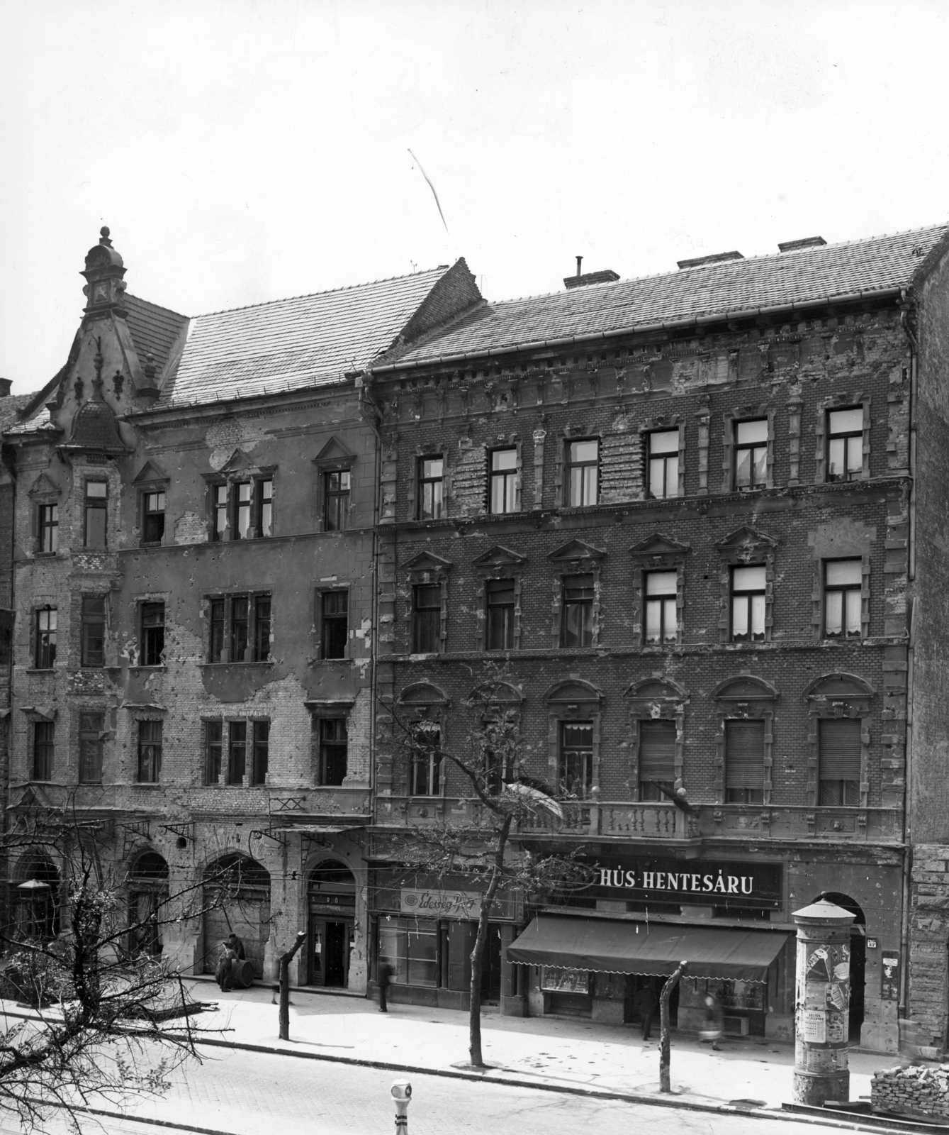 Hungary, Budapest VIII., József körút 83. és 85. A kép forrását kérjük így adja meg: Fortepan / Budapest Főváros Levéltára. Levéltári jelzet: HU_BFL_XV_19_c_11, 1957, Budapest Főváros Levéltára / Városrendezési és Építészeti Osztályának fényképei, A Fővárosi Tanács VB Városrendezési és Építészeti Osztályának, candy store, Budapest, Fortepan #103524