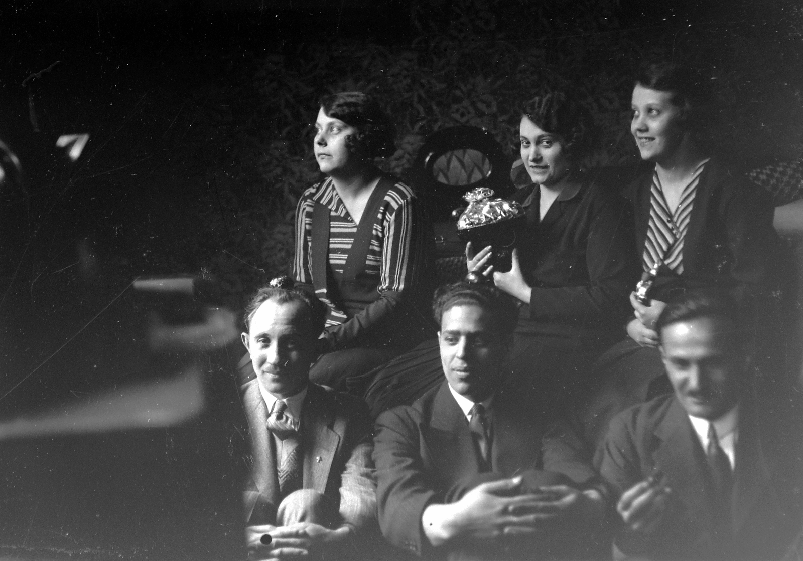 1932, Kurutz Márton, csoportkép, ölbe tett kéz, összekulcsolt kéz, Fortepan #10361