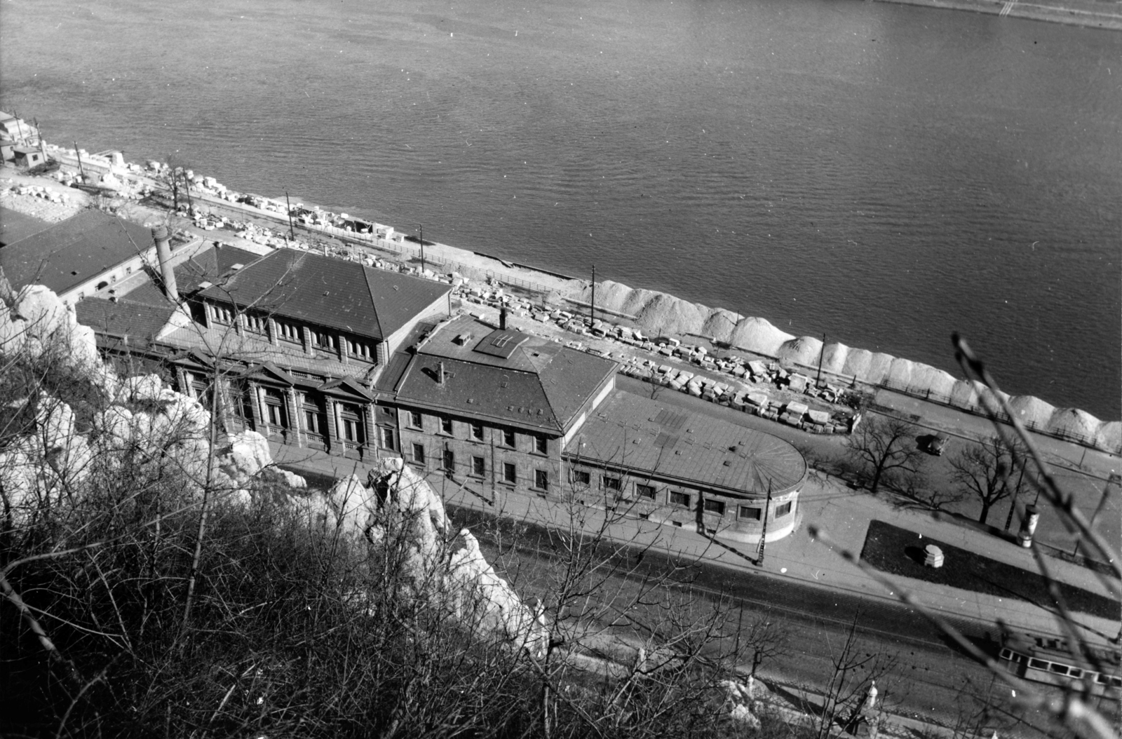 Hungary, Budapest I., Szent Gellért rakpart, Rudas fürdő. A kép forrását kérjük így adja meg: Fortepan / Budapest Főváros Levéltára. Levéltári jelzet: HU_BFL_XV_19_c_11, 1960, Budapest Főváros Levéltára / Városrendezési és Építészeti Osztályának fényképei, A Fővárosi Tanács VB Városrendezési és Építészeti Osztályának, Budapest, Fortepan #103700