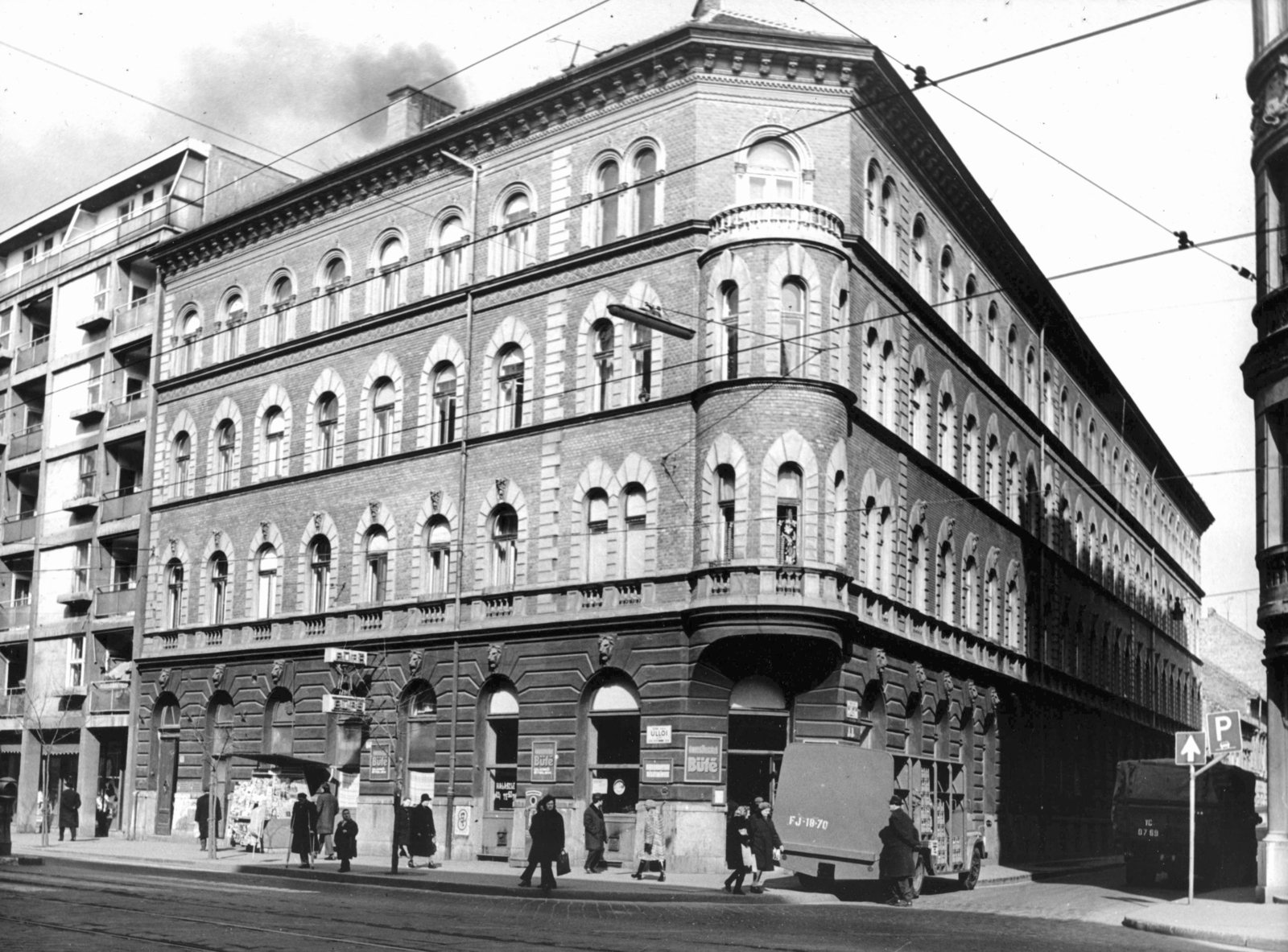 Hungary, Budapest VIII., Üllői út 64., Nagy Templom utca sarok. A kép forrását kérjük így adja meg: Fortepan / Budapest Főváros Levéltára. Levéltári jelzet: HU_BFL_XV_19_c_11, 1973, Budapest Főváros Levéltára / Városrendezési és Építészeti Osztályának fényképei, A Fővárosi Tanács VB Városrendezési és Építészeti Osztályának, Budapest, Fortepan #103748