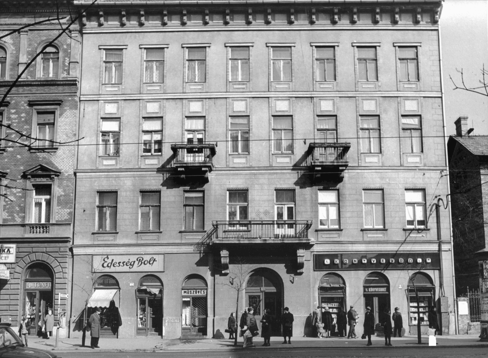 Hungary, Budapest VIII., Üllői út 70. A kép forrását kérjük így adja meg: Fortepan / Budapest Főváros Levéltára. Levéltári jelzet: HU_BFL_XV_19_c_11, 1973, Budapest Főváros Levéltára / Városrendezési és Építészeti Osztályának fényképei, A Fővárosi Tanács VB Városrendezési és Építészeti Osztályának, Budapest, Fortepan #103753