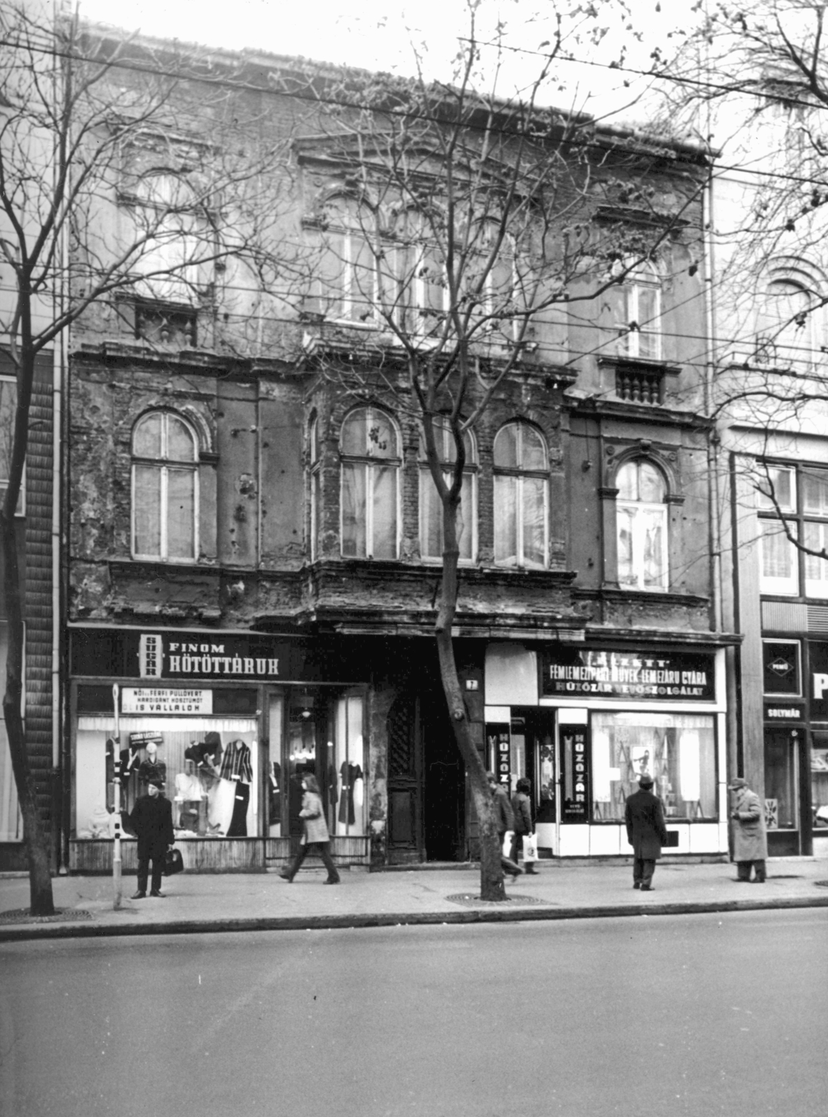 Hungary, Budapest V., Kecskeméti utca 7. A kép forrását kérjük így adja meg: Fortepan / Budapest Főváros Levéltára. Levéltári jelzet: HU_BFL_XV_19_c_11, 1973, Budapest Főváros Levéltára / Városrendezési és Építészeti Osztályának fényképei, A Fővárosi Tanács VB Városrendezési és Építészeti Osztályának, Budapest, Fortepan #103804