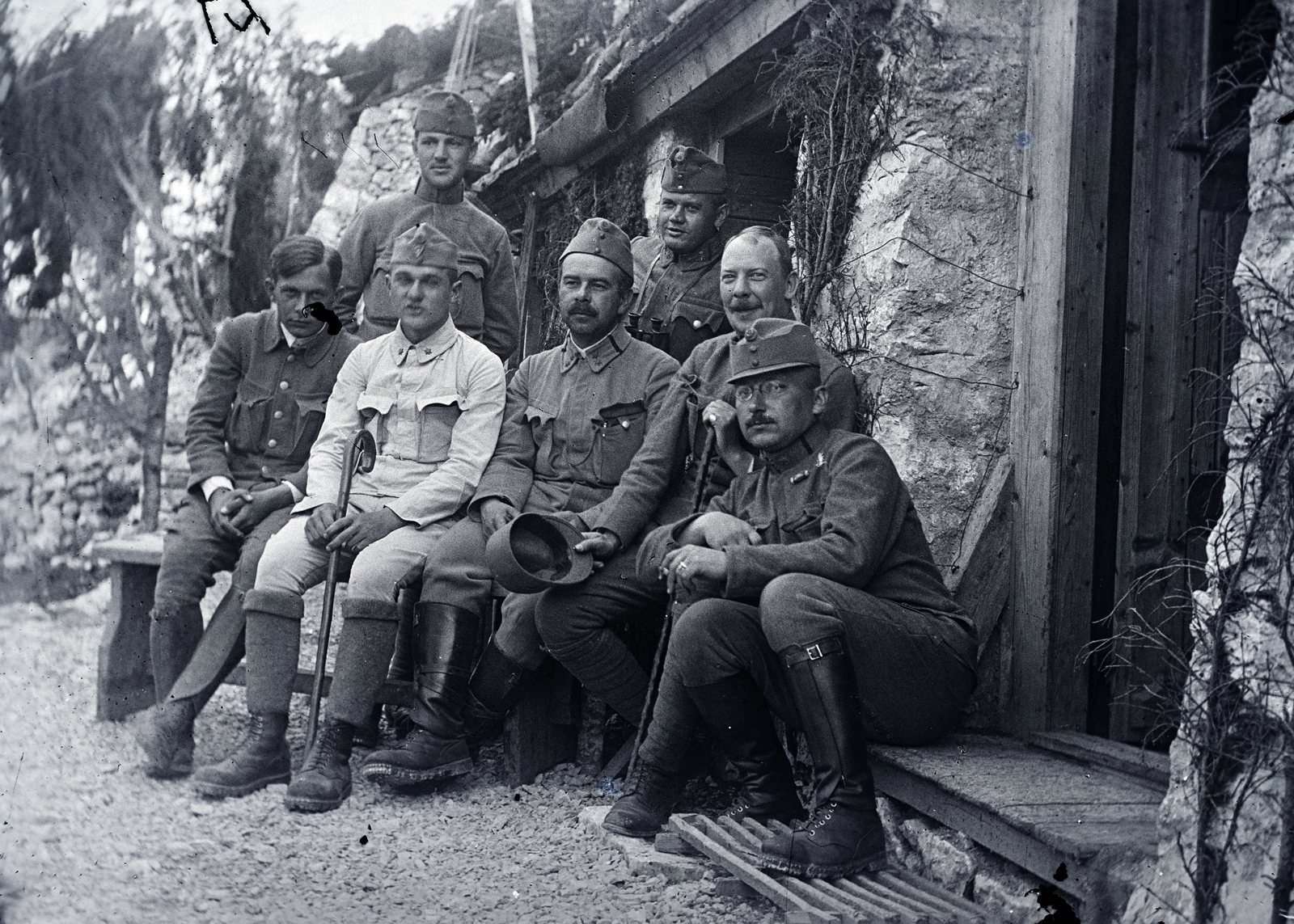 1917, Kurutz Márton, First World War, smoking, uniform, tableau, men, bench, walking cane, Fortepan #10389