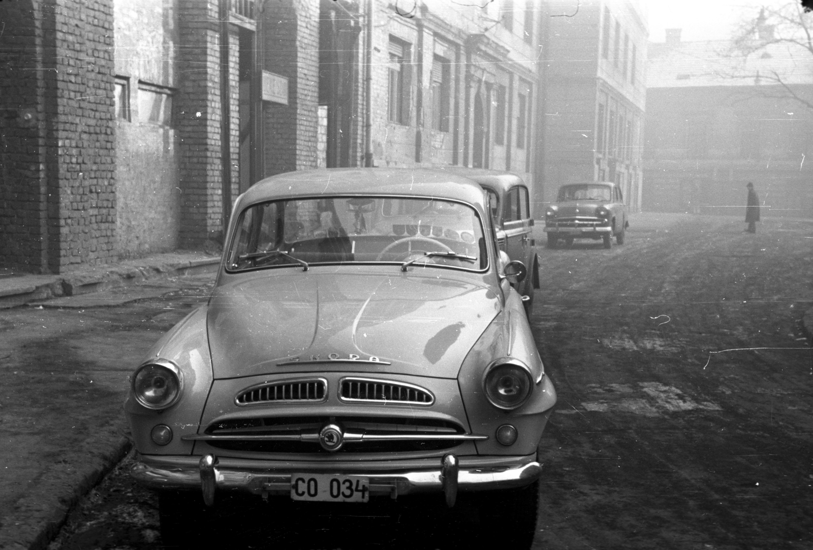 Hungary, Budapest VIII., Corvin (Kisfaludy) köz, szemben a Kisfaludy utca. A kép forrását kérjük így adja meg: Fortepan / Budapest Főváros Levéltára. Levéltári jelzet: HU.BFL.XV.19.c.10, 1958, Budapest Főváros Levéltára / BRFK helyszínelési fényképei, BRFK Hivatala Bűnügyi Technikai Osztály, Budapest, Fortepan #103975