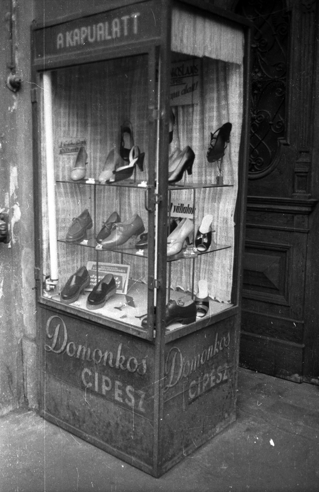 Hungary, Budapest VI., Teréz körút 31. (Lenin körút 85.). A kép forrását kérjük így adja meg: Fortepan / Budapest Főváros Levéltára. Levéltári jelzet: HU.BFL.XV.19.c.10, 1960, Budapest Főváros Levéltára / BRFK helyszínelési fényképei, BRFK Hivatala Bűnügyi Technikai Osztály, Budapest, Fortepan #104041