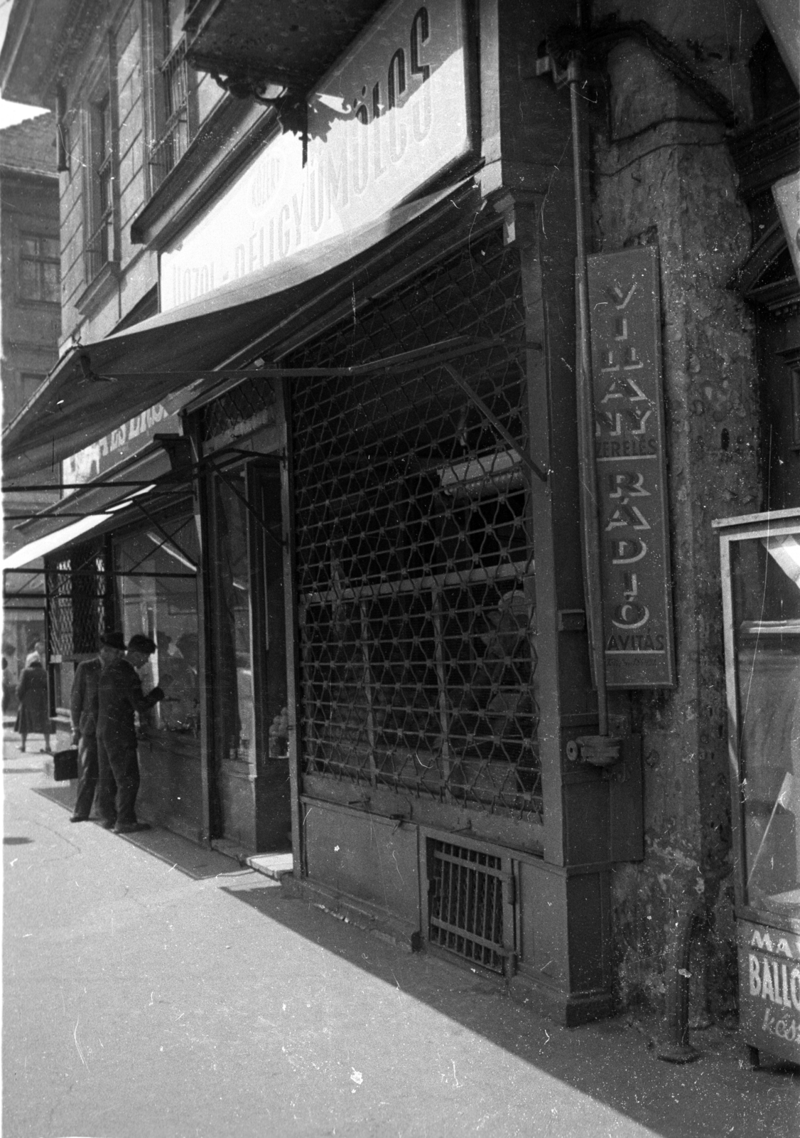 Hungary, Budapest V., Bajcsy-Zsilinszky út 12., háttérben a József Attila utca sarok. A kép forrását kérjük így adja meg: Fortepan / Budapest Főváros Levéltára. Levéltári jelzet: HU.BFL.XV.19.c.10, 1960, Budapest Főváros Levéltára / BRFK helyszínelési fényképei, BRFK Hivatala Bűnügyi Technikai Osztály, Budapest, Fortepan #104064
