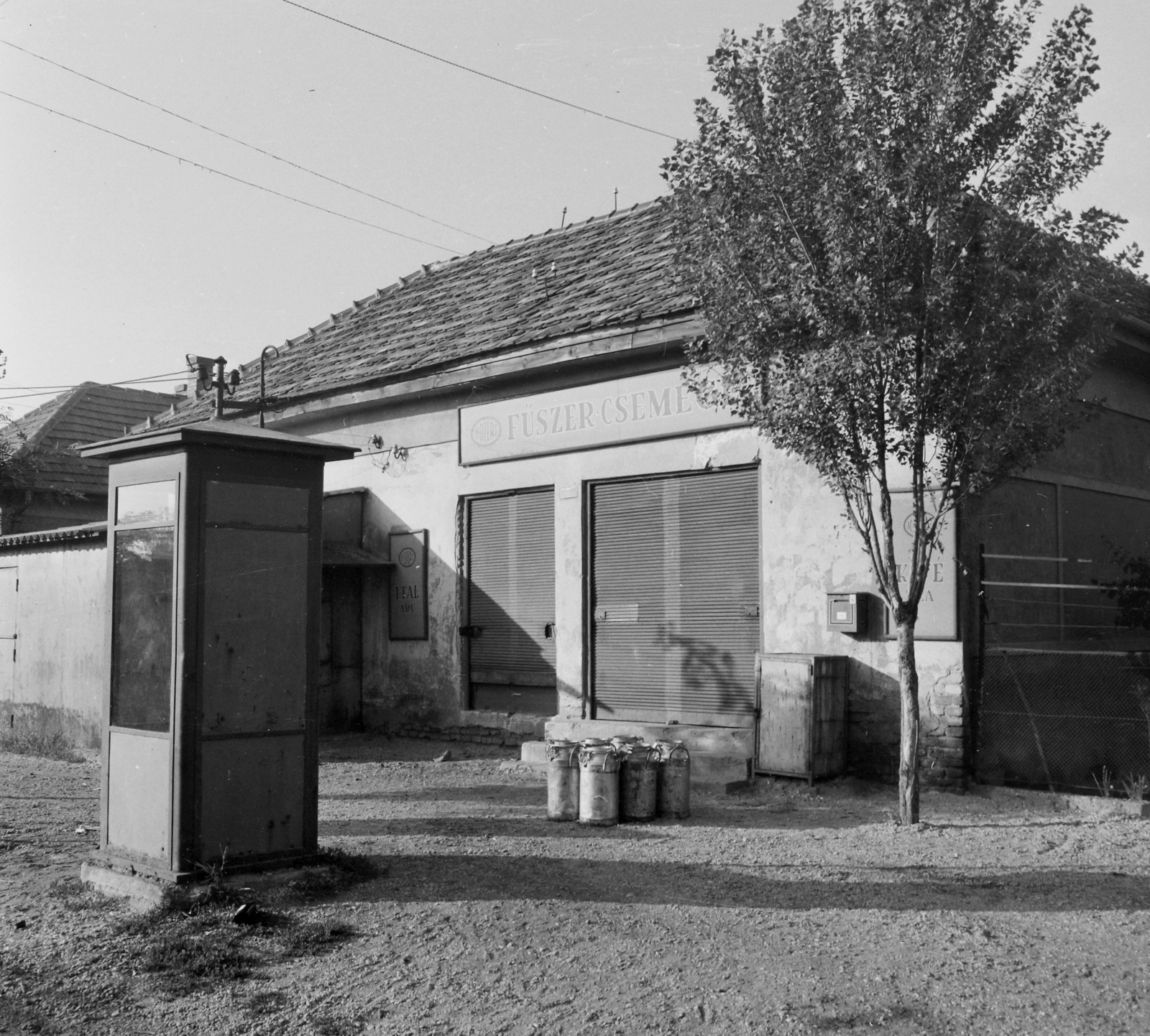 Hungary, Budapest XIX., Pozsony utca 37., Ungvár utca sarok. A kép forrását kérjük így adja meg: Fortepan / Budapest Főváros Levéltára. Levéltári jelzet: HU.BFL.XV.19.c.10, 1959, Budapest Főváros Levéltára / BRFK helyszínelési fényképei, BRFK Hivatala Bűnügyi Technikai Osztály, Budapest, Fortepan #104127