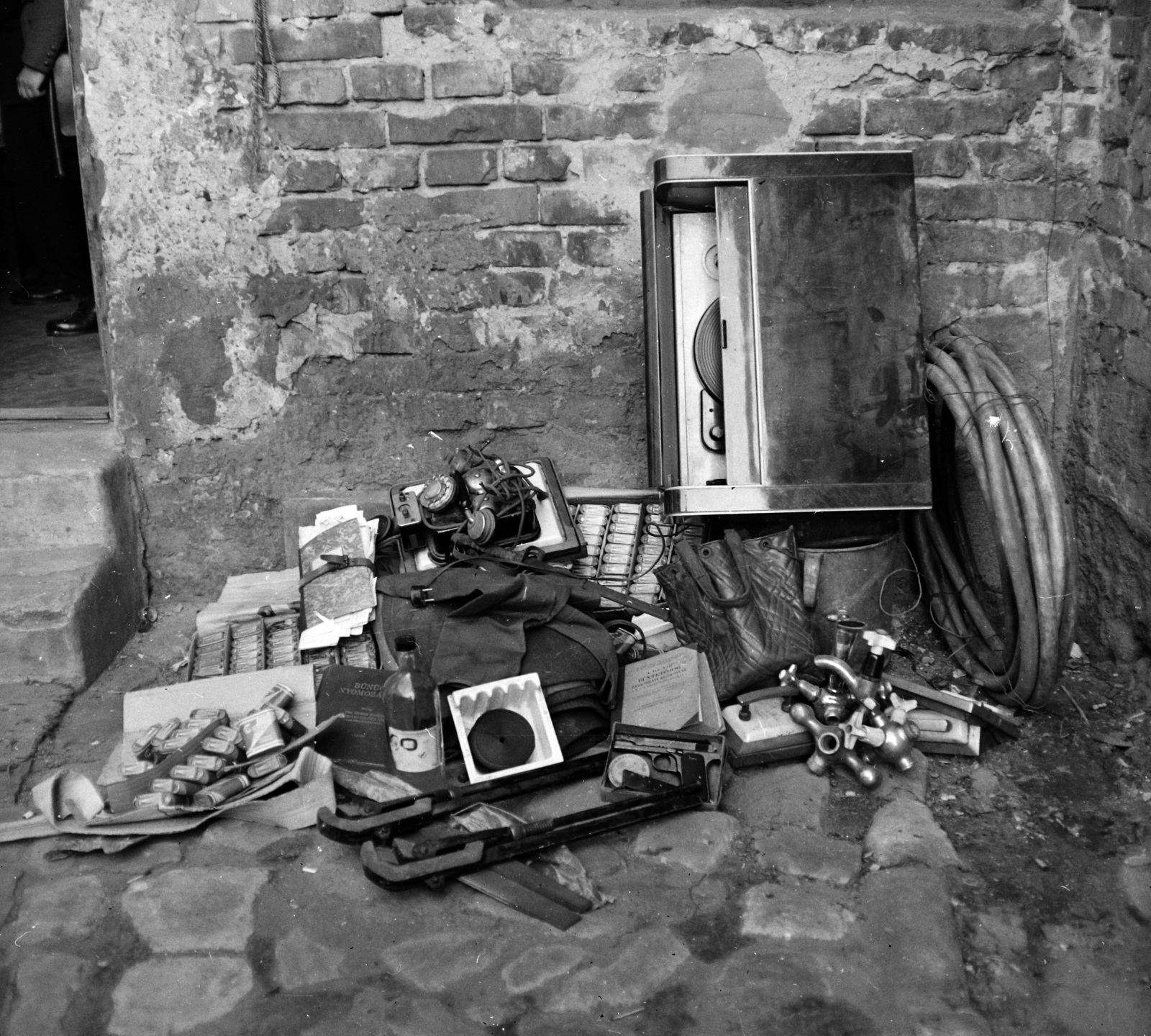 Hungary, A kép forrását kérjük így adja meg: Fortepan / Budapest Főváros Levéltára. Levéltári jelzet: HU.BFL.XV.19.c.10, 1959, Budapest Főváros Levéltára / BRFK helyszínelési fényképei, BRFK Hivatala Bűnügyi Technikai Osztály, stash, Fortepan #104134
