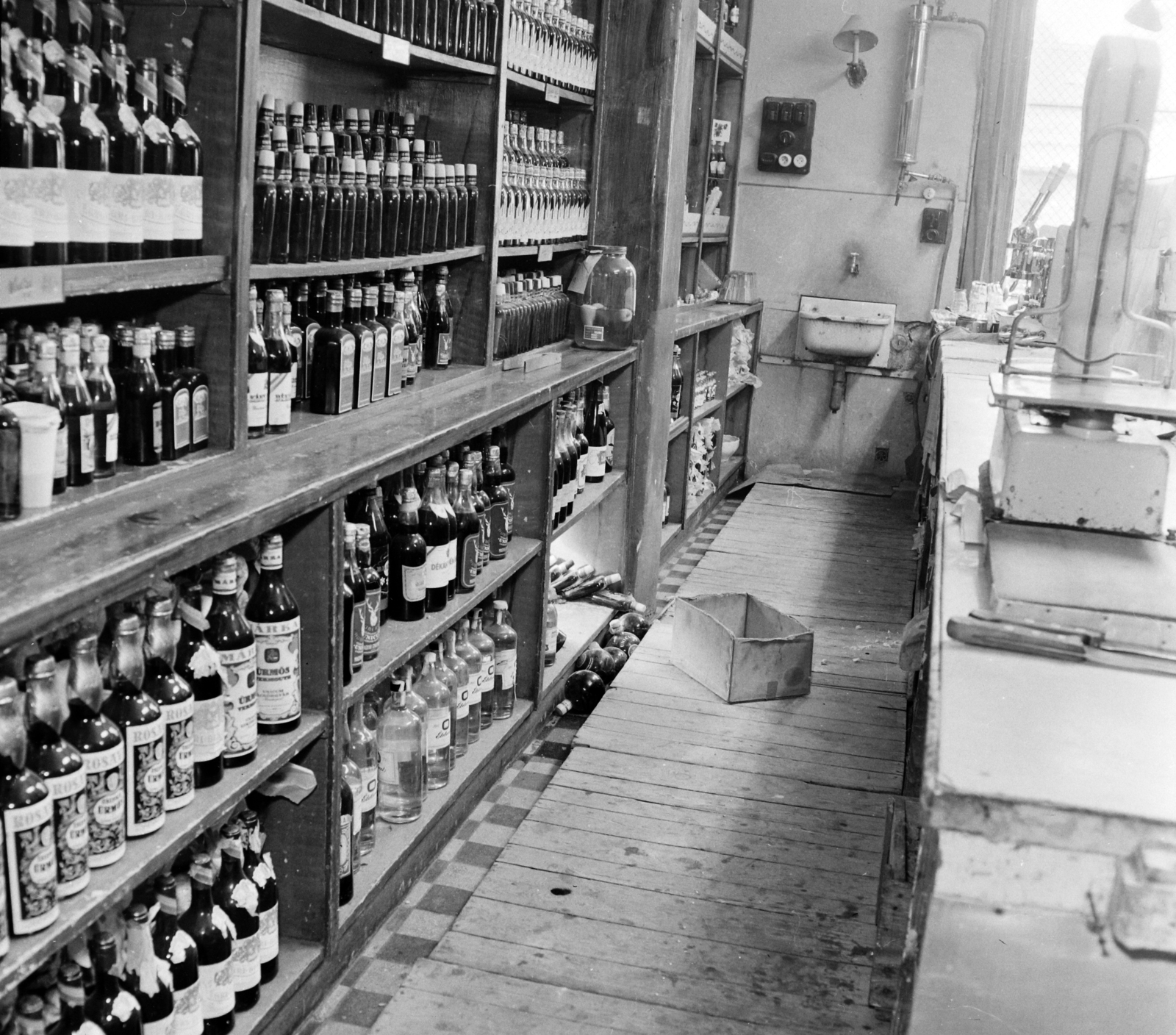 Hungary, A kép forrását kérjük így adja meg: Fortepan / Budapest Főváros Levéltára. Levéltári jelzet: HU.BFL.XV.19.c.10, 1961, Budapest Főváros Levéltára / BRFK helyszínelési fényképei, BRFK Hivatala Bűnügyi Technikai Osztály, Fortepan #104280
