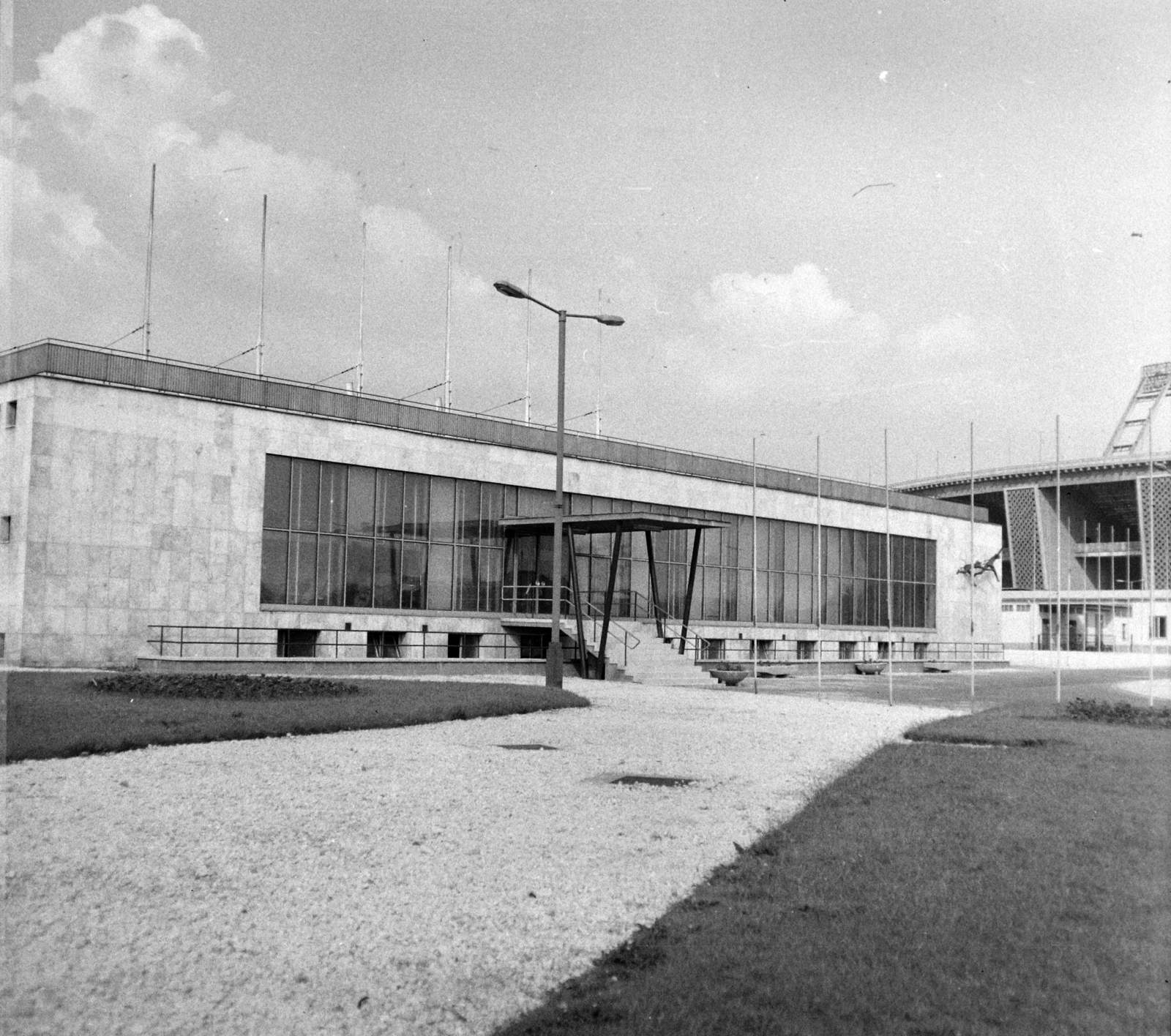 Hungary, Budapest XIV., Istvánmezei út, Kisstadion, jobbra a Népstadion. A kép forrását kérjük így adja meg: Fortepan / Budapest Főváros Levéltára. Levéltári jelzet: HU.BFL.XV.19.c.10, 1963, Budapest Főváros Levéltára / BRFK helyszínelési fényképei, BRFK Hivatala Bűnügyi Technikai Osztály, Budapest, Fortepan #104412