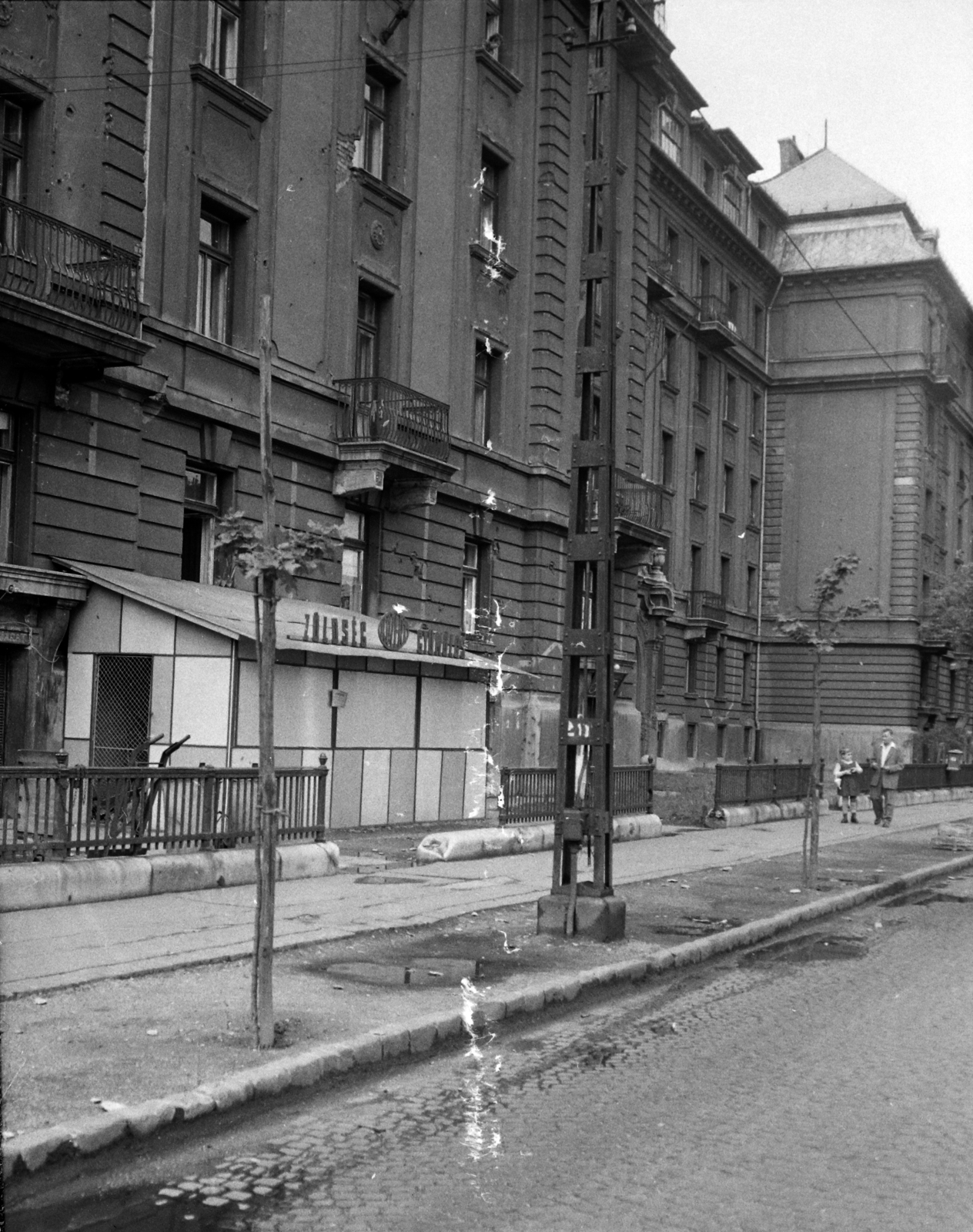 Hungary, Budapest VIII., Vajda Péter utca 43. A kép forrását kérjük így adja meg: Fortepan / Budapest Főváros Levéltára. Levéltári jelzet: HU.BFL.XV.19.c.10, 1963, Budapest Főváros Levéltára / BRFK helyszínelési fényképei, BRFK Hivatala Bűnügyi Technikai Osztály, Budapest, Fortepan #104485