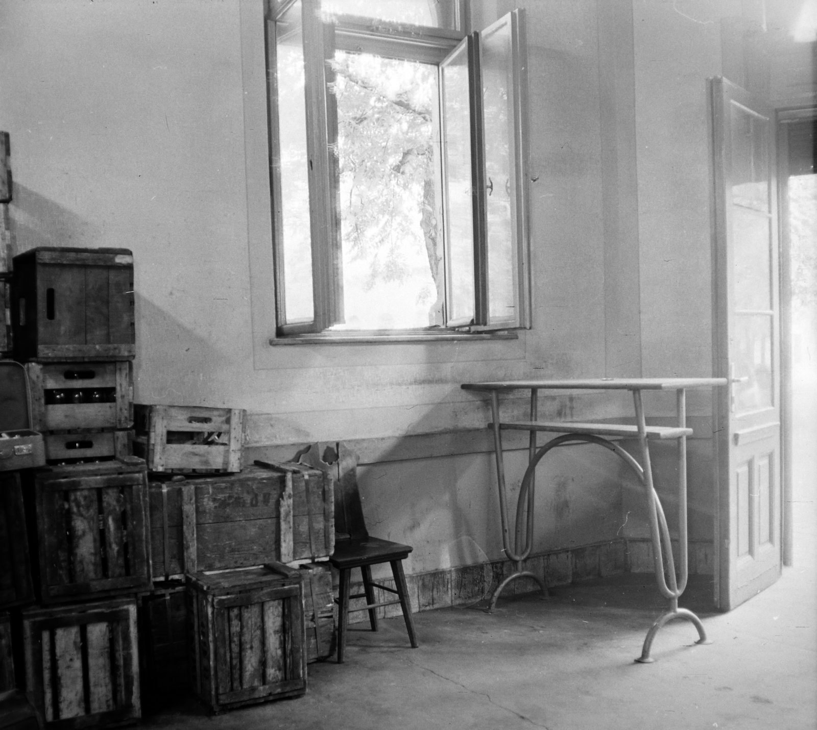 Hungary, Budapest XIII., italbolt a Botond utca - Kassák Lajos utca (Fóti út) sarkán. A kép forrását kérjük így adja meg: Fortepan / Budapest Főváros Levéltára. Levéltári jelzet: HU.BFL.XV.19.c.10, 1963, Budapest Főváros Levéltára / BRFK helyszínelési fényképei, BRFK Hivatala Bűnügyi Technikai Osztály, Budapest, Fortepan #104554