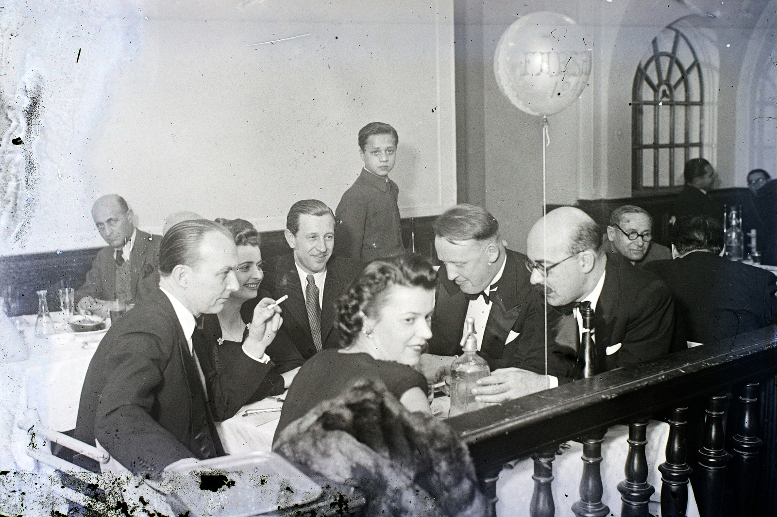 Hungary, 1948, Hámori Gyula, baloon, Budapest, lady, gentleman, table society, Fortepan #104641