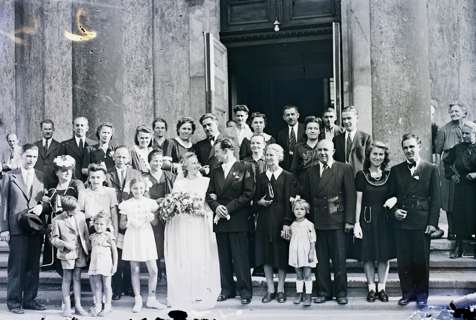 Hungary, Budapest IX., Kálvin tér, református templom., 1946, Hámori Gyula, Budapest, groom, bride, wedding ceremony, Fortepan #104716