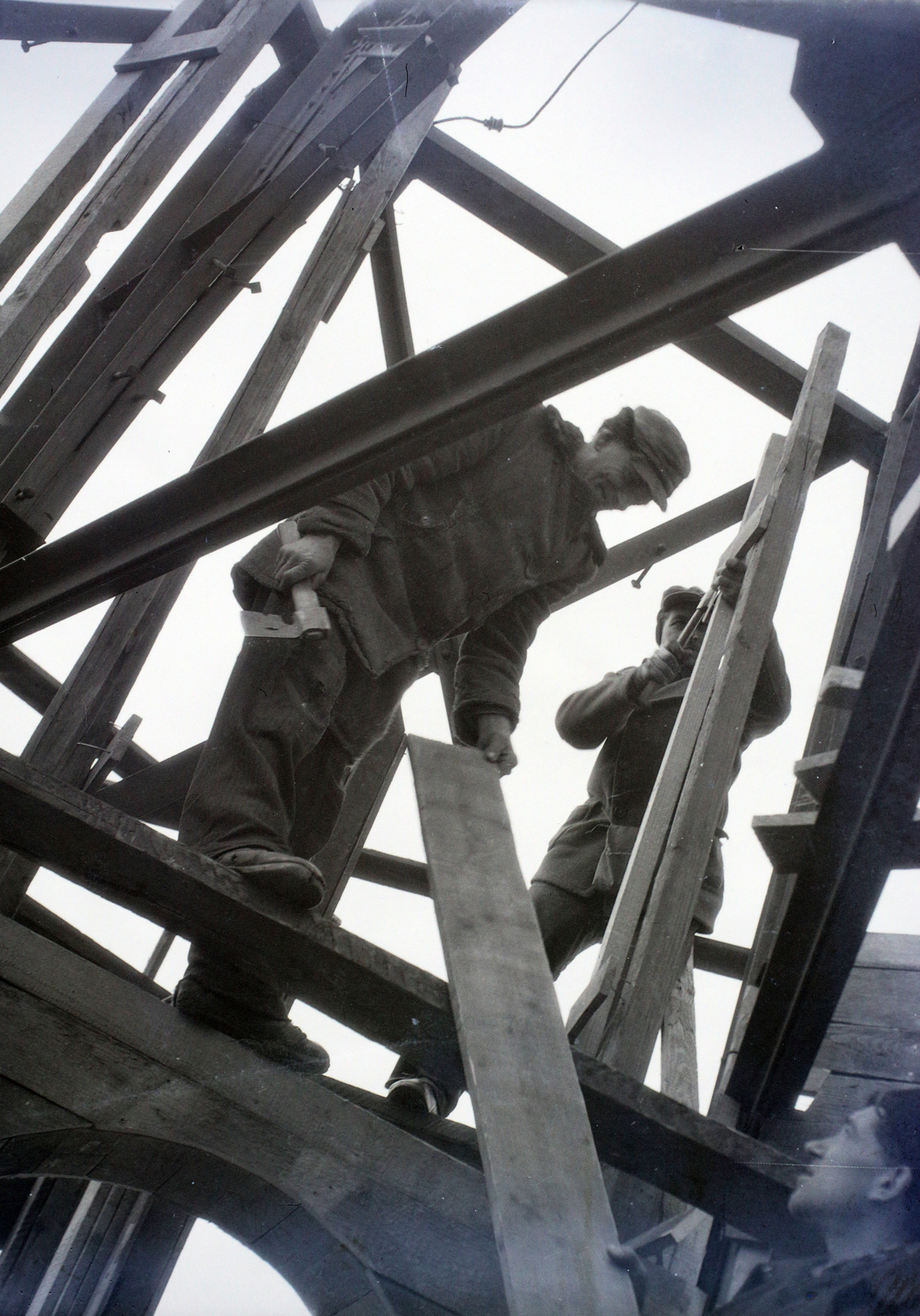 Hungary, Budapest V., Szent István tér, a Szent István-bazilika kupolájának helyreállítása., 1947, Hámori Gyula, Budapest, worker, scaffolding, Fortepan #104793