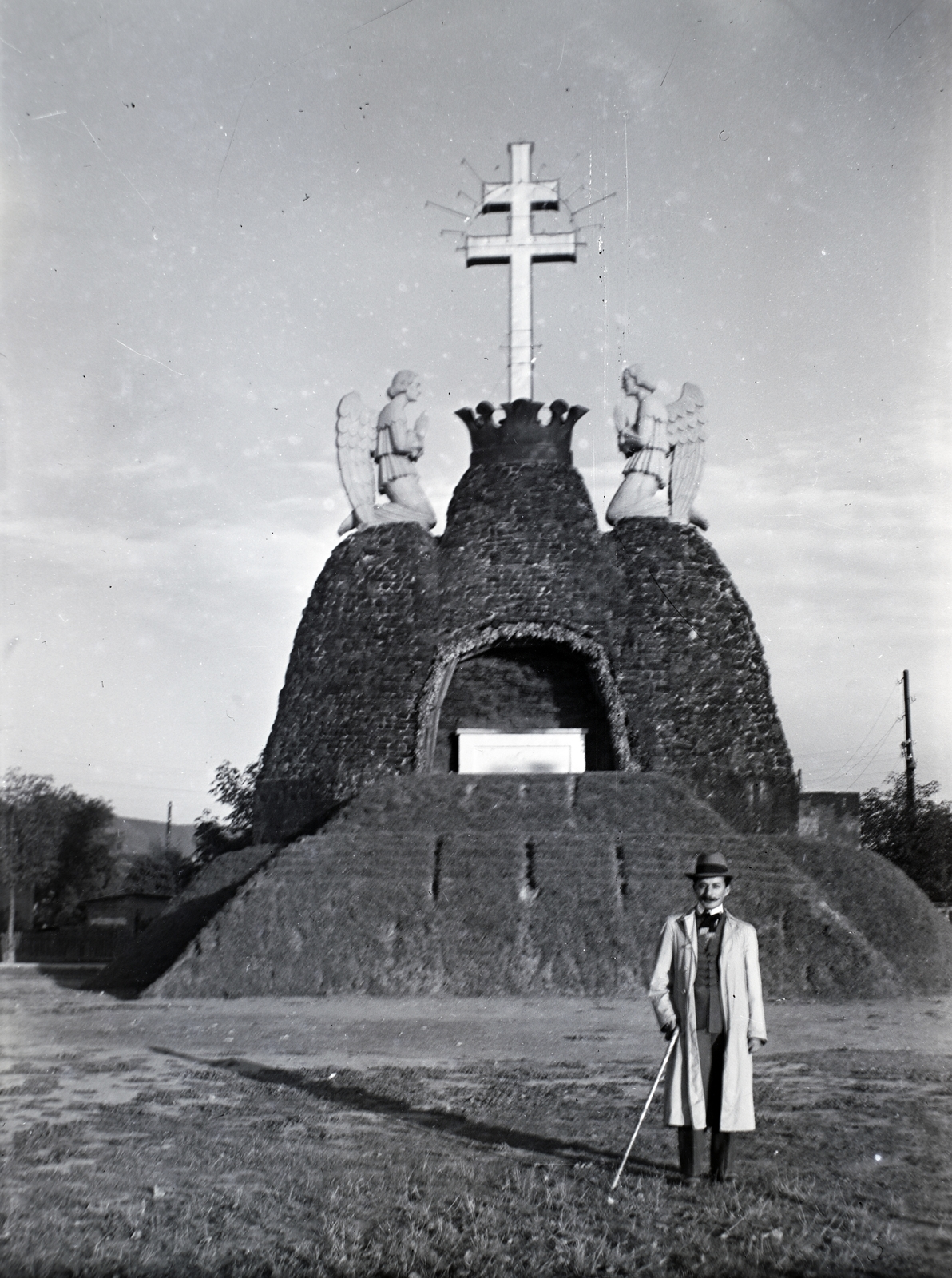 Hungary, Dorog, az Eucharisztikus Világkongresszusra készült Szénoltár., 1938, Kurutz Márton, religion, monument, Fortepan #10480