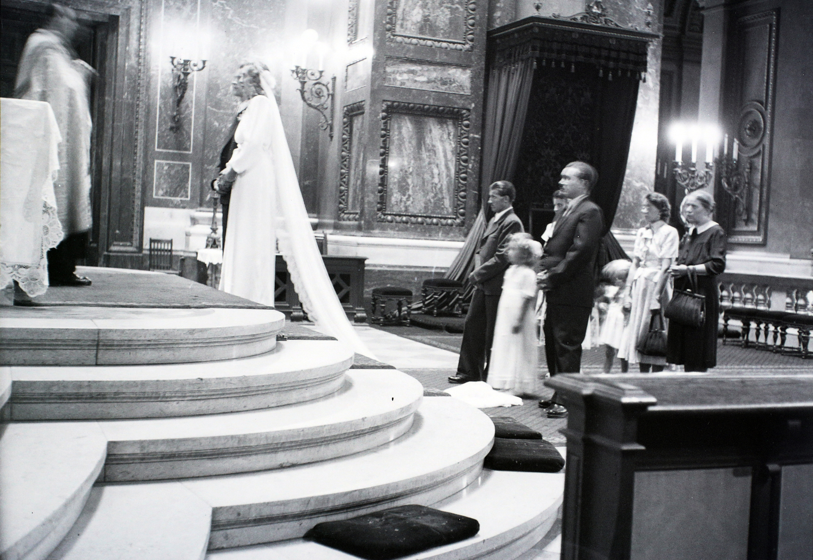 Hungary, Budapest V., Szent István tér, Szent István-bazilika, a felvétel a főoltárnál készült., 1947, Hámori Gyula, altar, Budapest, wedding ceremony, Fortepan #104818