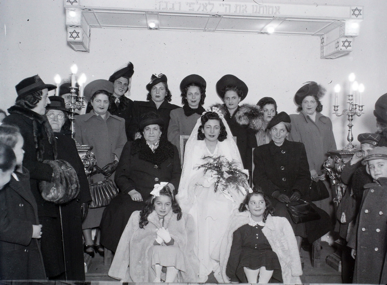 Hungary, Budapest VII., a Kazinczy utcai orthodox központ, Sasz Chevra imaház., 1948, Hámori Gyula, Budapest, lady, bride, tableau, Fortepan #104872