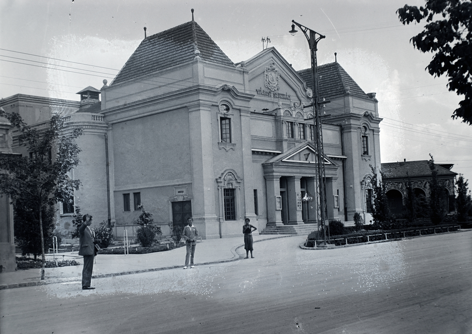 Magyarország, Szolnok, Városi (később Szigligeti) Színház., 1932, Kurutz Márton, kandeláber, színház, Art Nouveau, Spiegel Frigyes-terv, Englerth Károly-terv, Fortepan #10493