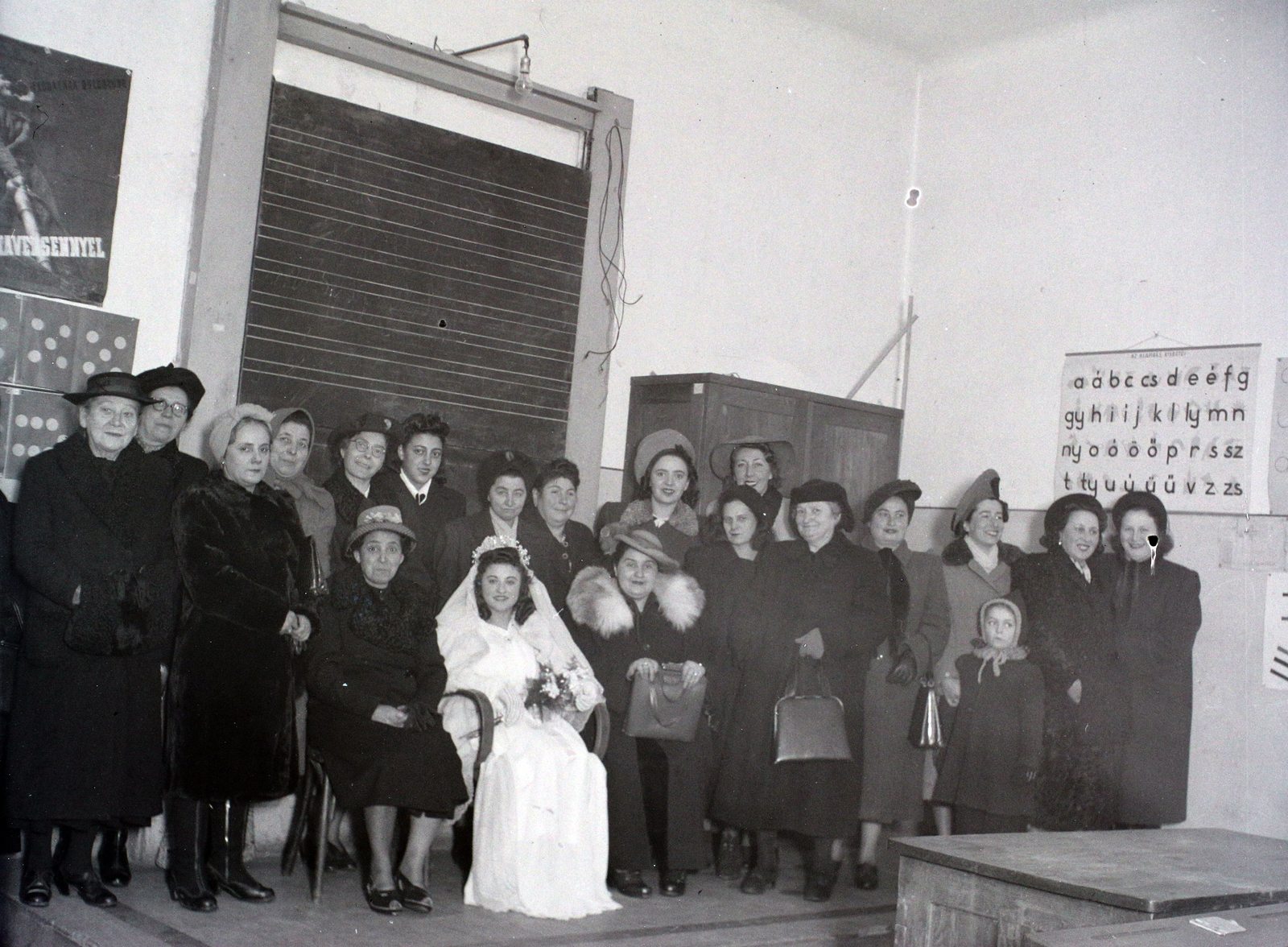 Hungary, 1949, Hámori Gyula, classroom, blackboard, Budapest, bride, Fortepan #104941