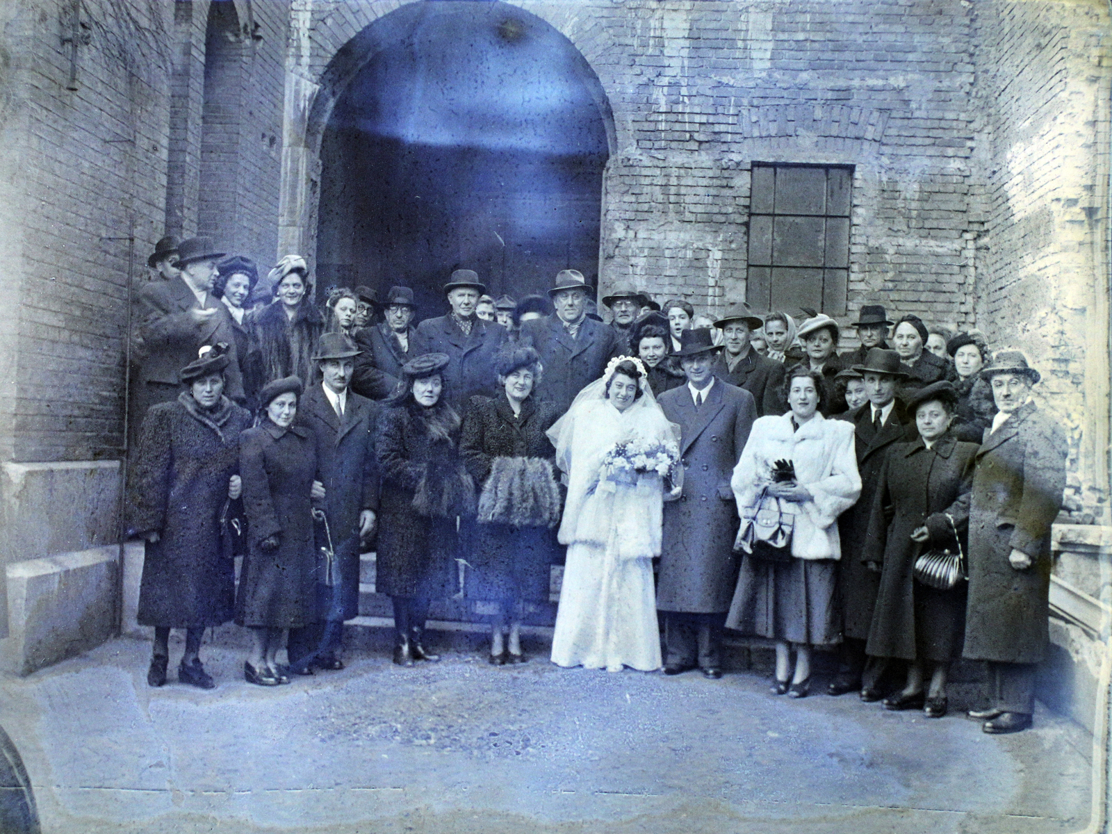 Hungary, Budapest VII., Dohány utca, a felvétel a zsinagóga udvarán készült., 1948, Hámori Gyula, Budapest, wedding ceremony, tableau, Fortepan #104950