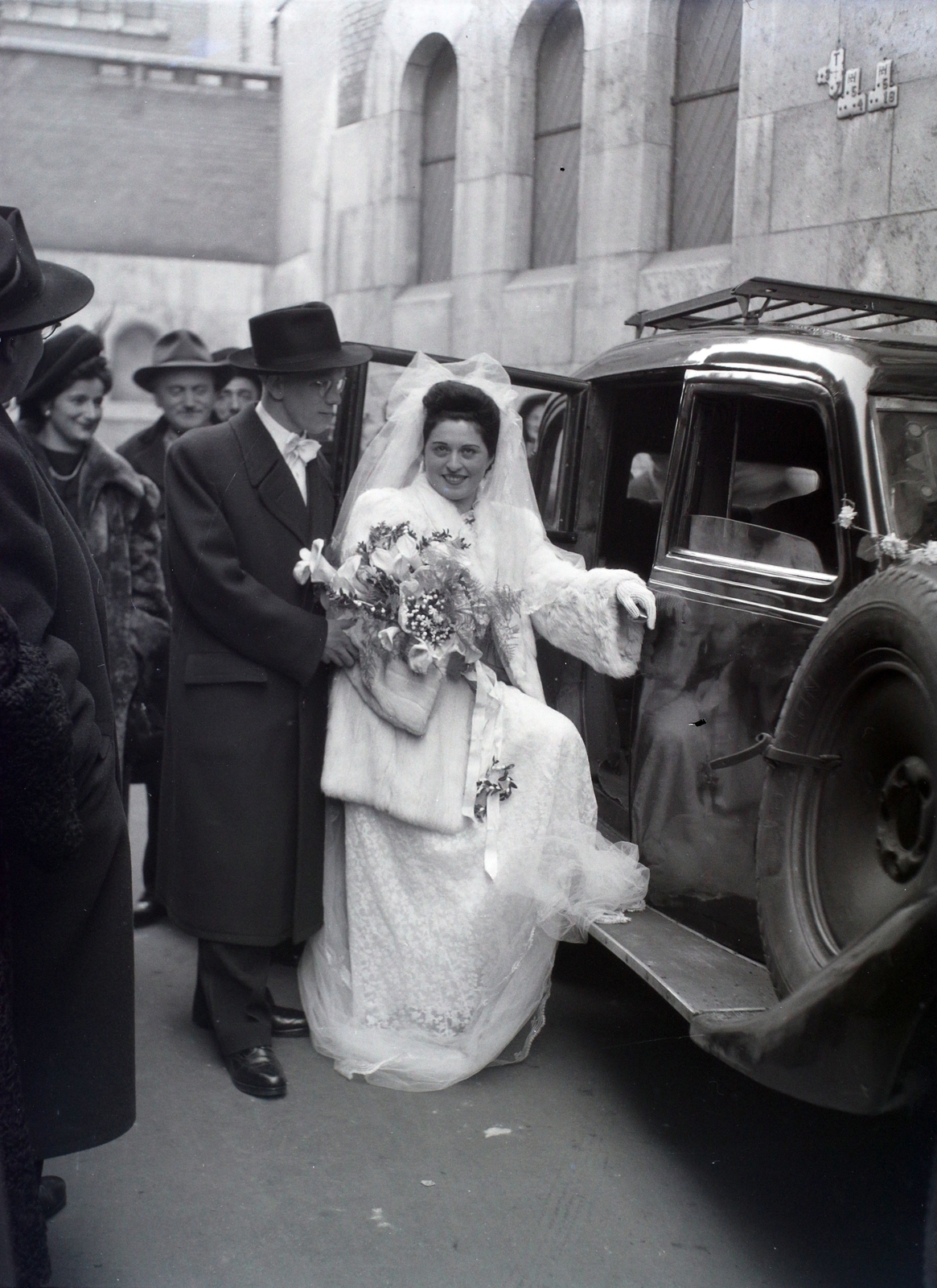 Magyarország, Budapest VII., Kazinczy utcai zsinagóga., 1947, Hámori Gyula, Budapest, autóba szállás, Fortepan #105028