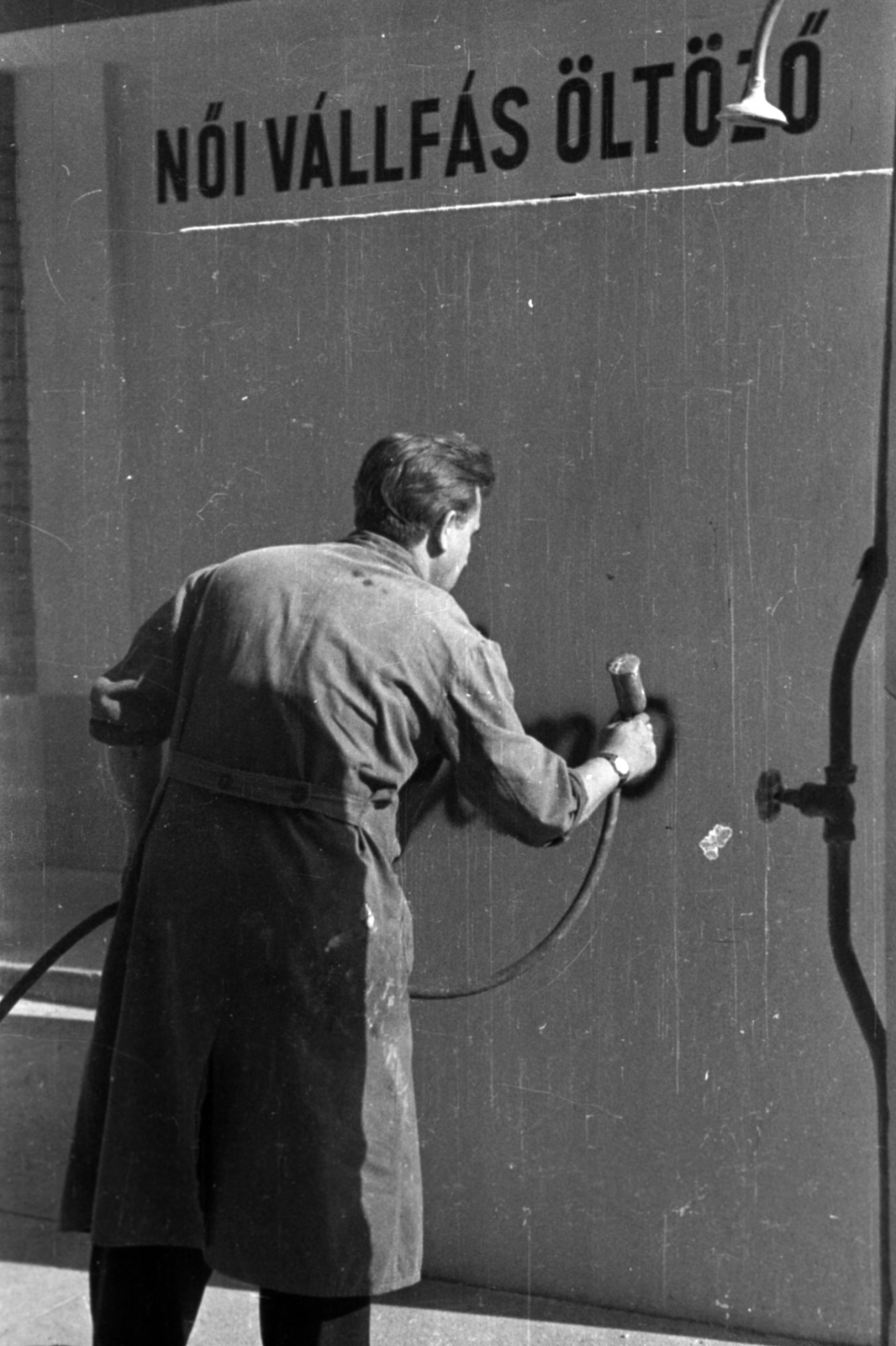 1960, Kurutz Márton, cloak, label, tiring-room, airbrush, Fortepan #10503
