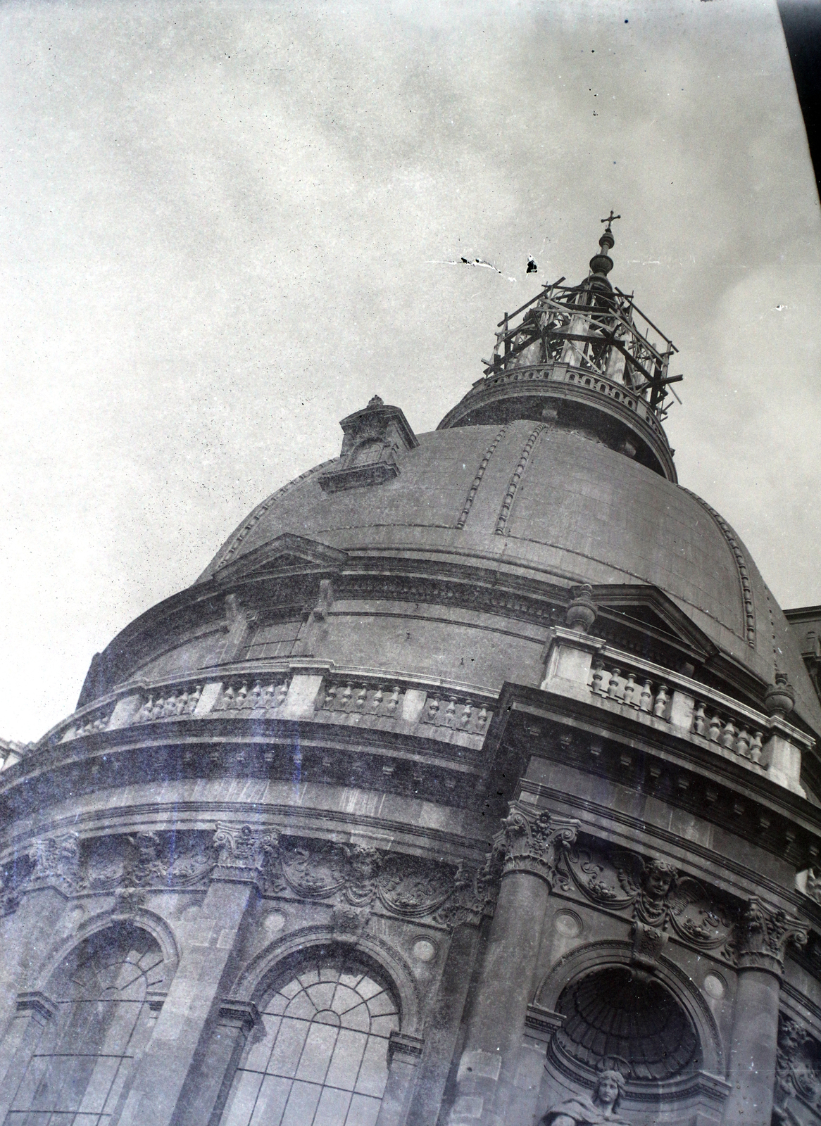 Hungary, Budapest V., Szent István tér, a Szent István-bazilika kupolájának helyreállítása., 1948, Hámori Gyula, Miklós Ybl-design, dome, Budapest, Fortepan #105166