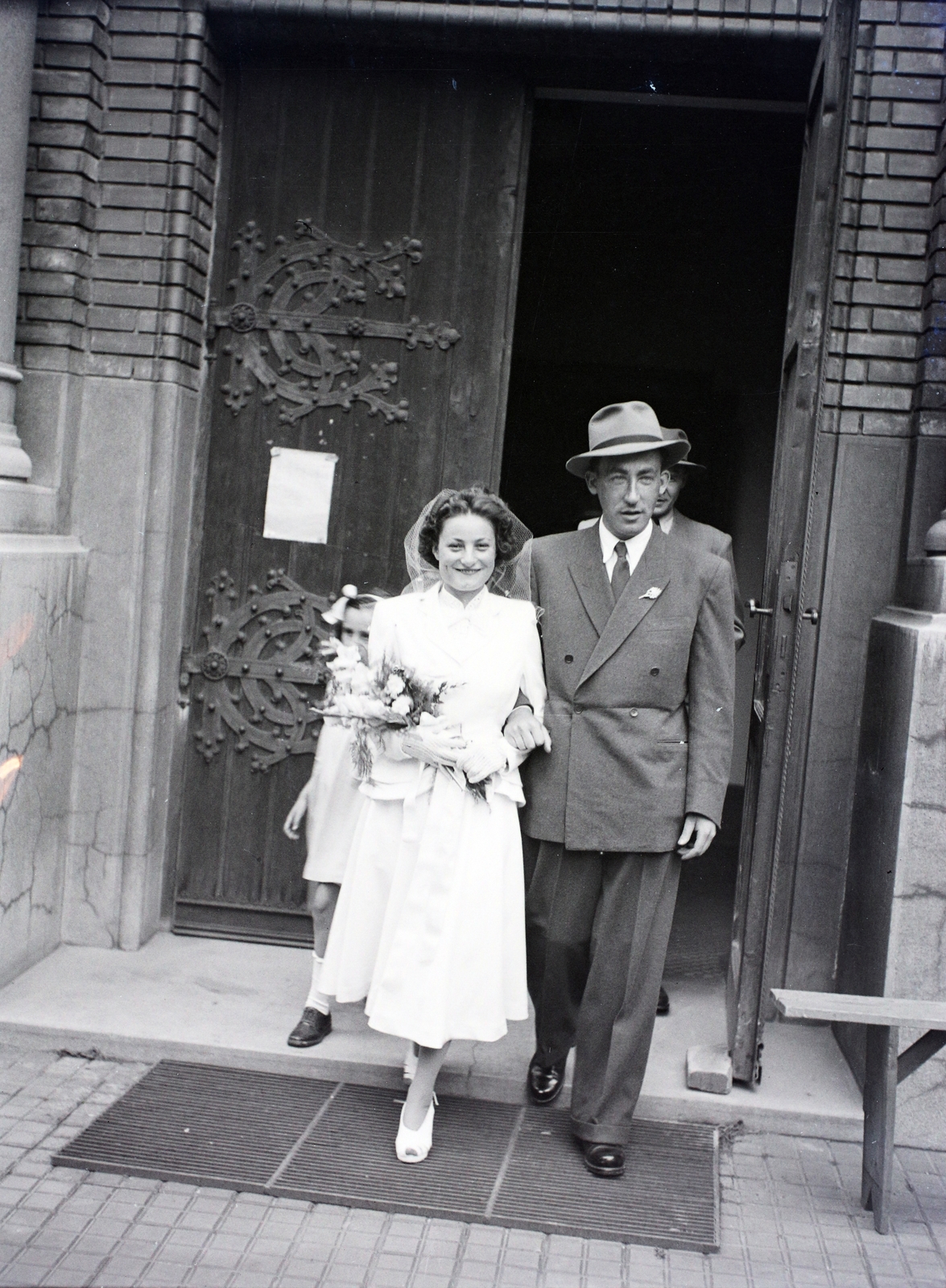 Hungary, Budapest VII., Bethlen Gábor tér, zsinagóga., 1947, Hámori Gyula, Budapest, bride, groom, Fortepan #105354