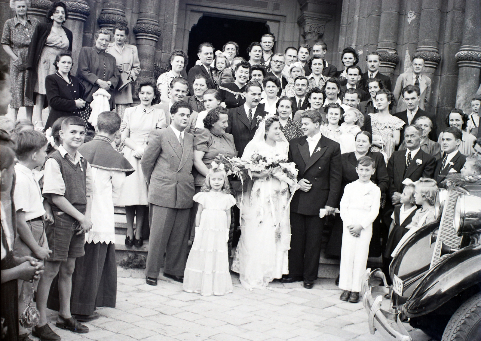 Hungary, Budapest IX., Bakáts tér, Assisi Szent Ferenc-templom., 1948, Hámori Gyula, Budapest, wedding ceremony, tableau, Fortepan #105388