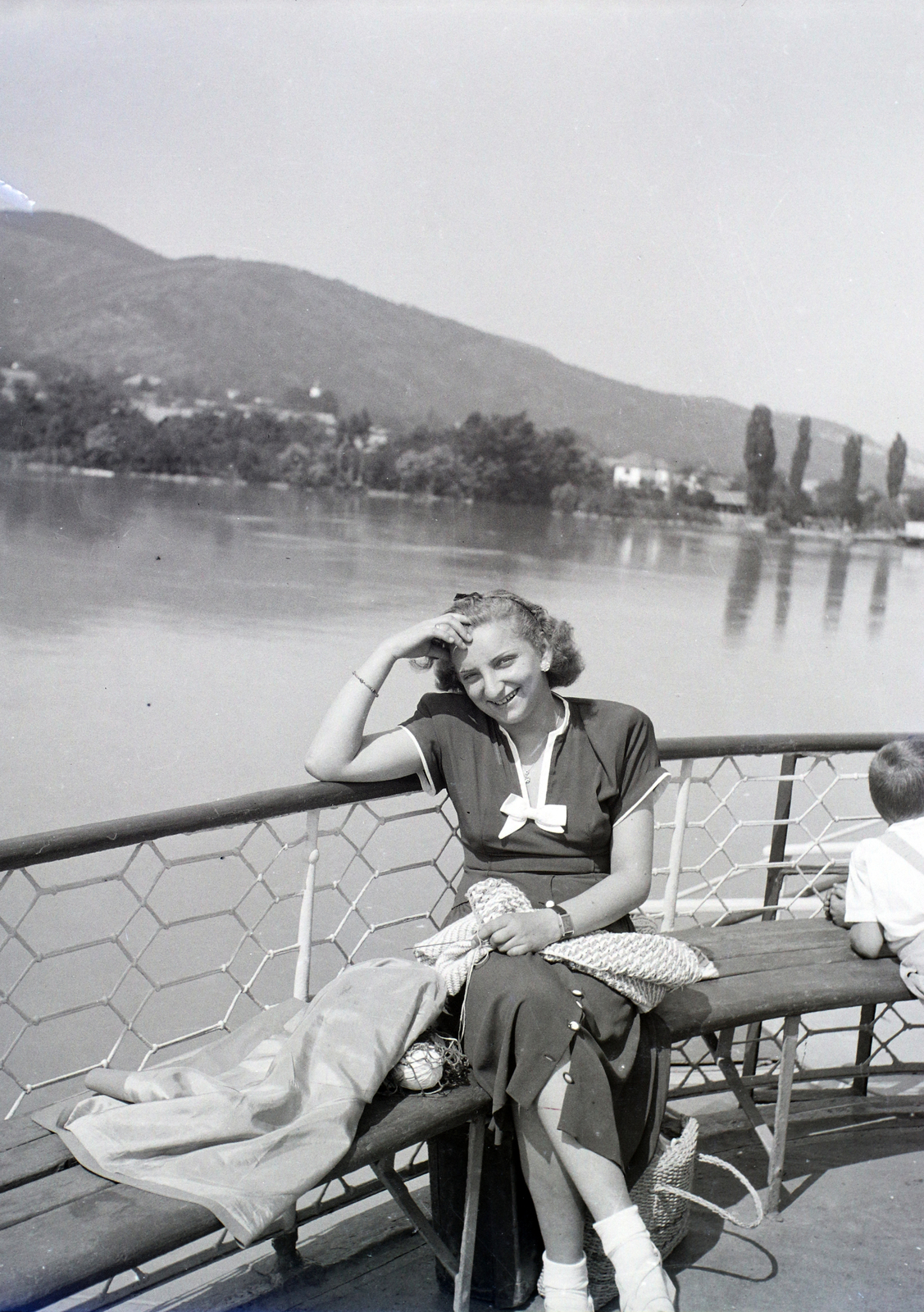 Hungary, Dunabogdány, személyhajó a Dunán, szemben a község épületei és a hajóállomás., 1948, Hámori Gyula, ship, SZOT Visegrád/Visegrád/Imre ship, Fortepan #105393