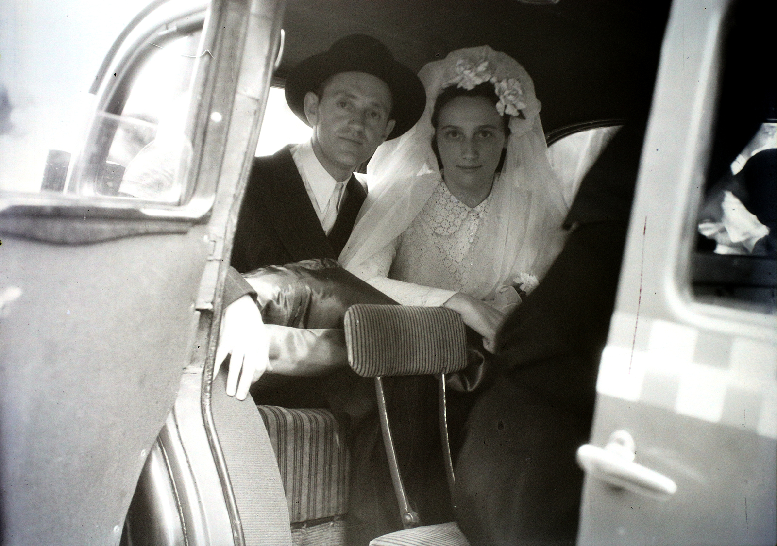 Magyarország, 1949, Hámori Gyula, Budapest, menyasszony, automobil, vőlegény, Fortepan #105408