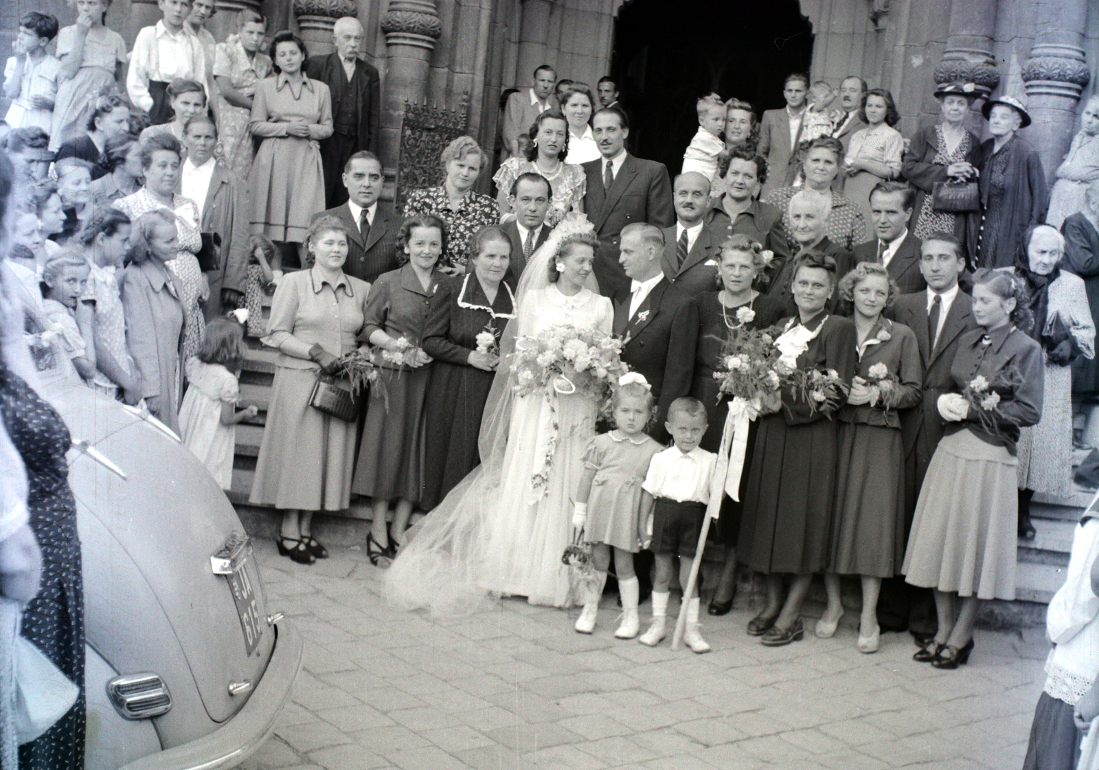 Hungary, Budapest IX., Bakáts tér, Assisi Szent Ferenc-templom., 1948, Hámori Gyula, Budapest, wedding ceremony, tableau, Fortepan #105510