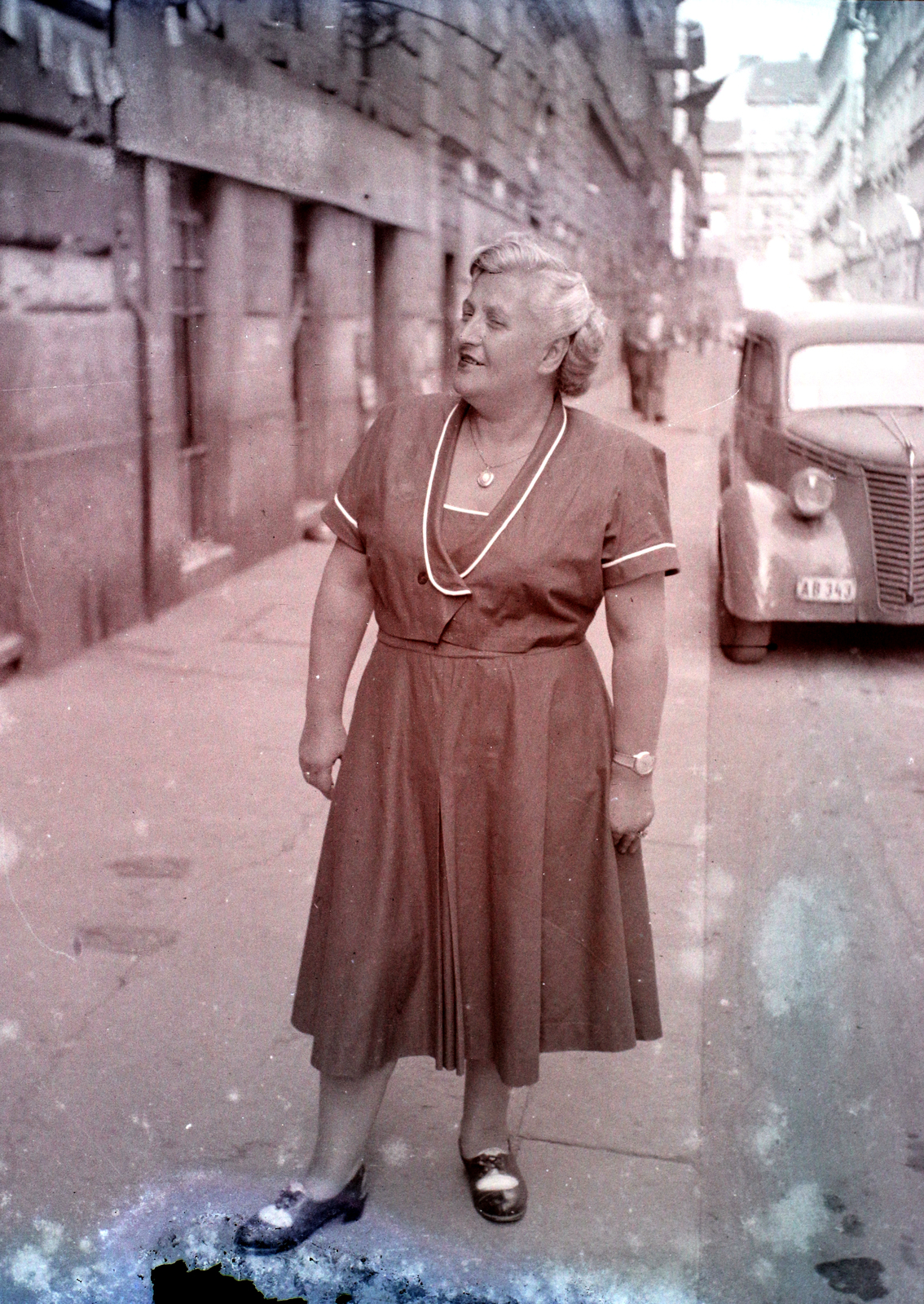 Hungary, Budapest VI., Weiner Leó (Horn Ede) utca a Jókai utca felé nézve., 1950, Hámori Gyula, portrait, street view, lady, automobile, number plate, Budapest, Fortepan #105552