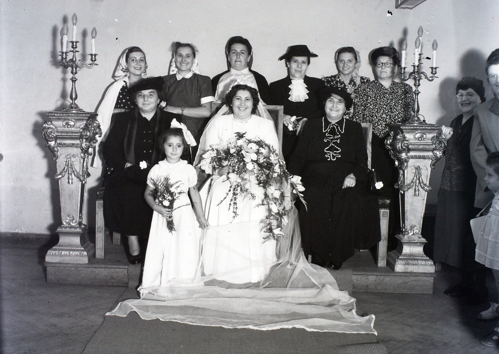 Hungary, Budapest VII., a Kazinczy utcai orthodox központ, Sasz Chevra imaház., 1949, Hámori Gyula, Budapest, ribbon, bridesmaid, bride, Fortepan #105573