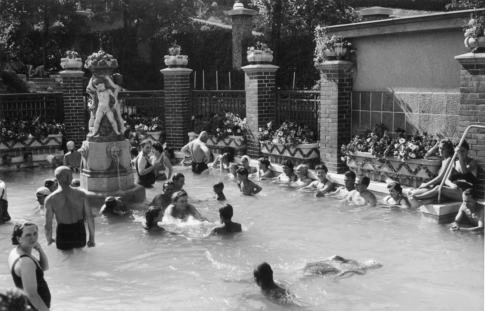 Magyarország, Budapest XI., Gellért Gyógyfürdő., 1943, Archiv für Zeitgeschichte ETH Zürich / Agnes Hirschi, Carl Lutz, szecesszió, gyógyfürdő, Budapest, fürdő-ház, Art Nouveau, Fortepan #105675