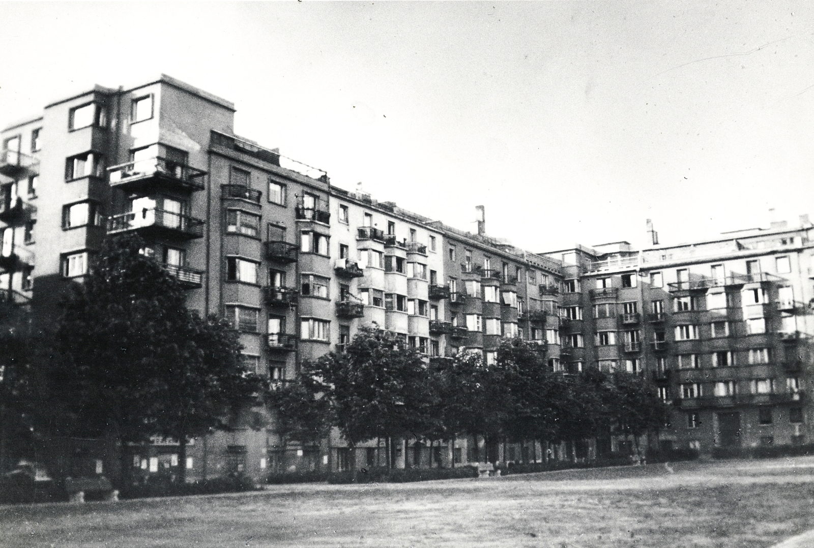 Hungary, Budapest XIII., Szent István park 1-7. számú háztömbje, balra a Balzac utca., 1944, Archiv für Zeitgeschichte ETH Zürich / Agnes Hirschi, Carl Lutz, holocaust, Budapest, Jewish ghetto house, house, Fortepan #105736