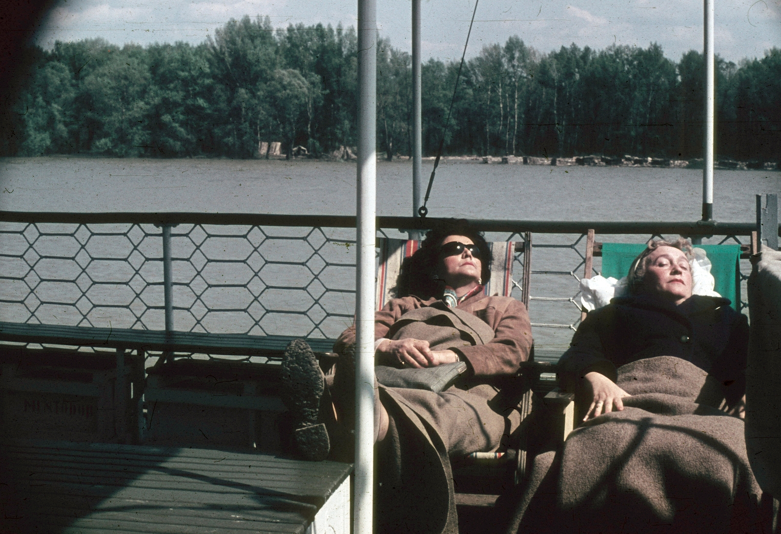 Serbia, a felvétel a Felszabadulás gőzhajó fedélzetén, az Írószövetség jugoszláviai útján készült., 1965, Hunyady József, colorful, Fortepan #105860