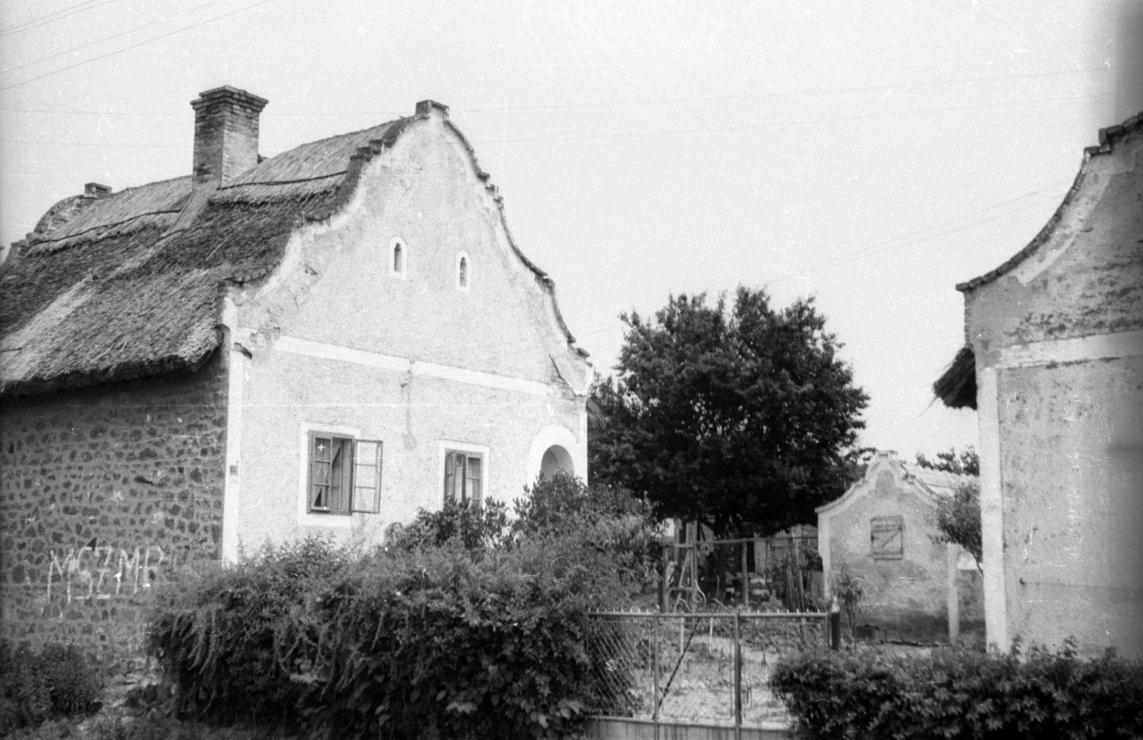 Magyarország,Balaton, Szigliget, Kossuth utca., 1962, Hunyady József, nádtető, Fortepan #105916