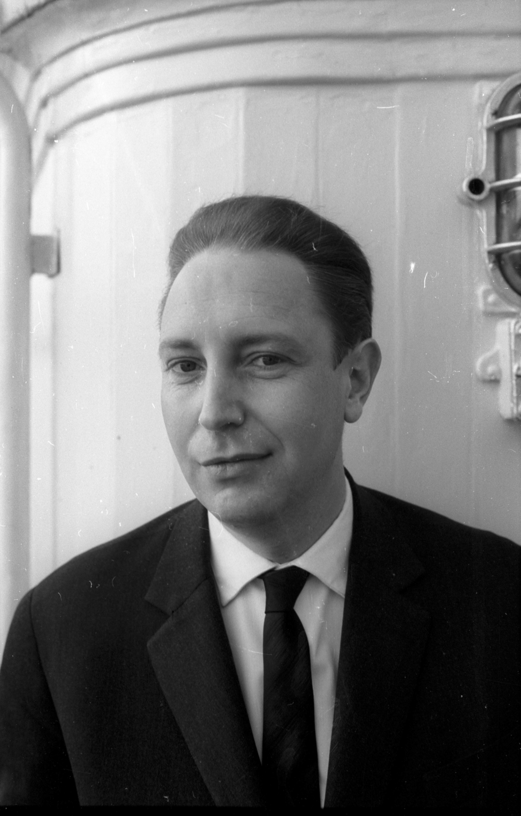 Hungary, Baja, Dersi Tamás újságíró a Felszabadulás gőzhajó fedélzetén az Írószövetség jugoszláviai útján., 1965, Hunyady József, Fortepan #105964